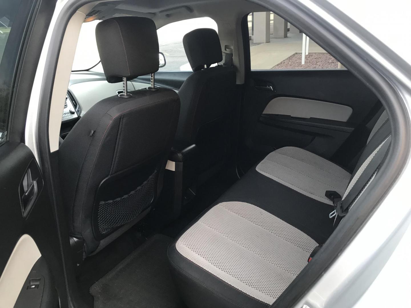 2016 silver /gray Chevrolet Equinox LT AWD (1GNFLFEK0GZ) with an 2.4L L4 DOHC 16V FFV engine, 6A transmission, located at 323 E Dunlap Ave., Phoenix, AZ, 85020, (602) 331-9000, 33.567677, -112.069000 - 2016 Chevrolet Equinox LT 4WD AWD SUV ,.......EXCELLENT condition,.... Automatic, 4cyl. 2.4L..... Ice Cold A/C, Silver and gray interior with cloth seats in near perfect condition, Backup Camera, Premiumm Sound CD, Power Options, This suv is gorgeous inside and out, Incredible gas mileage! Arizona t - Photo#11