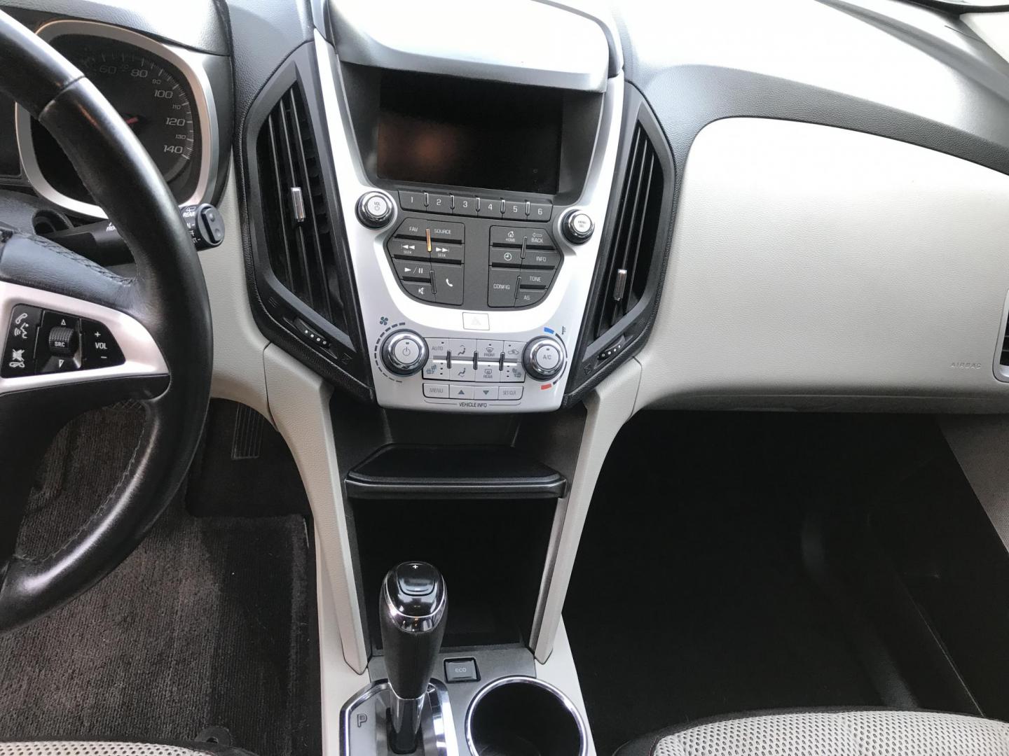 2016 silver /gray Chevrolet Equinox LT AWD (1GNFLFEK0GZ) with an 2.4L L4 DOHC 16V FFV engine, 6A transmission, located at 323 E Dunlap Ave., Phoenix, AZ, 85020, (602) 331-9000, 33.567677, -112.069000 - 2016 Chevrolet Equinox LT 4WD AWD SUV ,.......EXCELLENT condition,.... Automatic, 4cyl. 2.4L..... Ice Cold A/C, Silver and gray interior with cloth seats in near perfect condition, Backup Camera, Premiumm Sound CD, Power Options, This suv is gorgeous inside and out, Incredible gas mileage! Arizona t - Photo#14