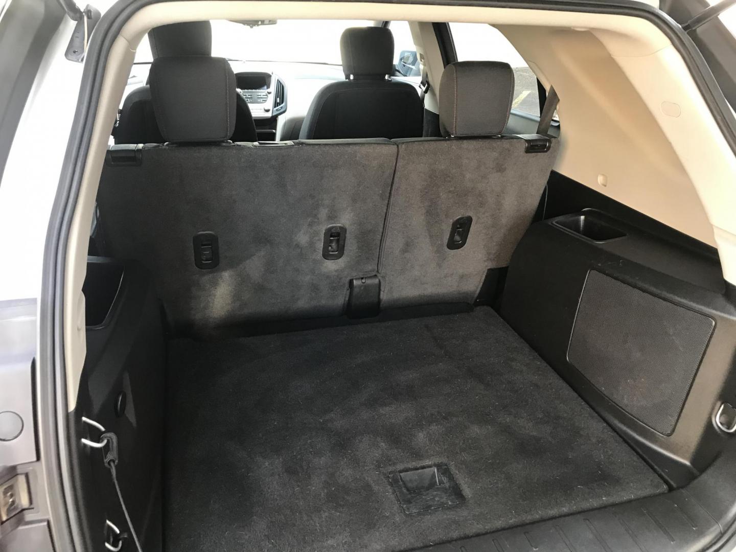 2016 silver /gray Chevrolet Equinox LT AWD (1GNFLFEK0GZ) with an 2.4L L4 DOHC 16V FFV engine, 6A transmission, located at 323 E Dunlap Ave., Phoenix, AZ, 85020, (602) 331-9000, 33.567677, -112.069000 - 2016 Chevrolet Equinox LT 4WD AWD SUV ,.......EXCELLENT condition,.... Automatic, 4cyl. 2.4L..... Ice Cold A/C, Silver and gray interior with cloth seats in near perfect condition, Backup Camera, Premiumm Sound CD, Power Options, This suv is gorgeous inside and out, Incredible gas mileage! Arizona t - Photo#16