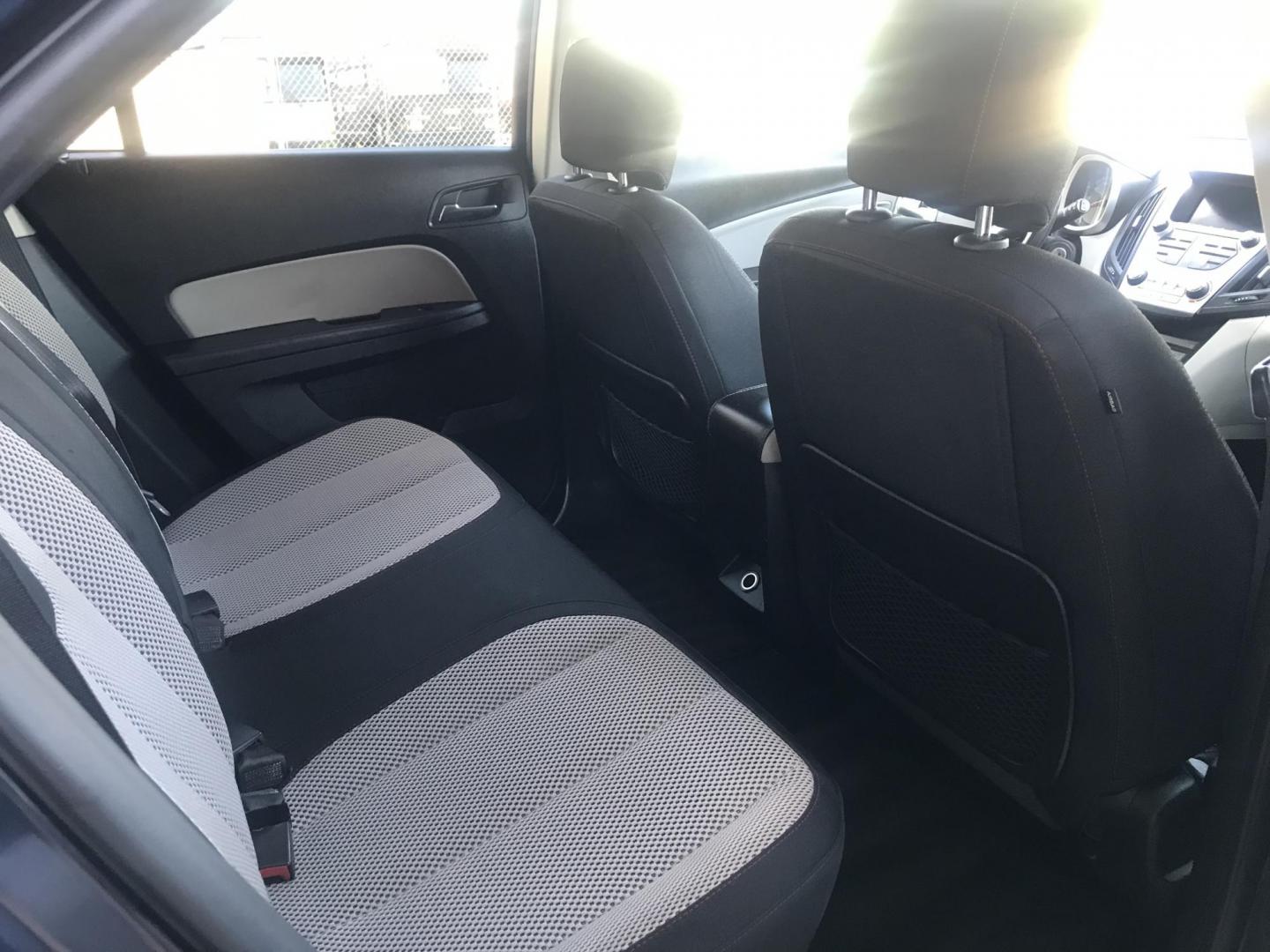 2015 BLUE /GRAY Chevrolet Equinox 1LT 2WD (2GNALBEKXF6) with an 2.4L L4 DOHC 16V FFV engine, 6-Speed Automatic transmission, located at 323 E Dunlap Ave., Phoenix, AZ, 85020, (602) 331-9000, 33.567677, -112.069000 - 2015 Chevrolet Equinox 1LT 2WD SUV ,.......EXCELLENT condition,.... Automatic, 4cyl. 2.4L..... Ice Cold A/C, Blue and gray interior with cloth seats in near perfect condition, Backup Camera, Premium Sound CD, Power Options, This SUV is gorgeous inside and out, Incredible gas mileage! Arizona title , - Photo#9