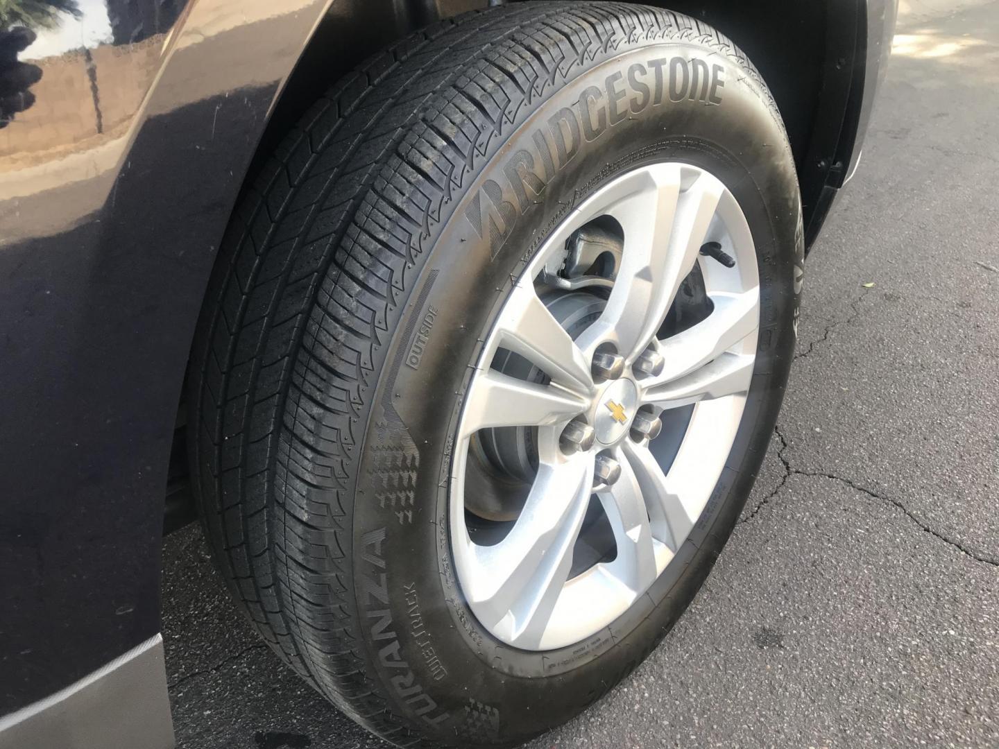 2015 BLUE /GRAY Chevrolet Equinox 1LT 2WD (2GNALBEKXF6) with an 2.4L L4 DOHC 16V FFV engine, 6-Speed Automatic transmission, located at 323 E Dunlap Ave., Phoenix, AZ, 85020, (602) 331-9000, 33.567677, -112.069000 - 2015 Chevrolet Equinox 1LT 2WD SUV ,.......EXCELLENT condition,.... Automatic, 4cyl. 2.4L..... Ice Cold A/C, Blue and gray interior with cloth seats in near perfect condition, Backup Camera, Premium Sound CD, Power Options, This SUV is gorgeous inside and out, Incredible gas mileage! Arizona title , - Photo#17