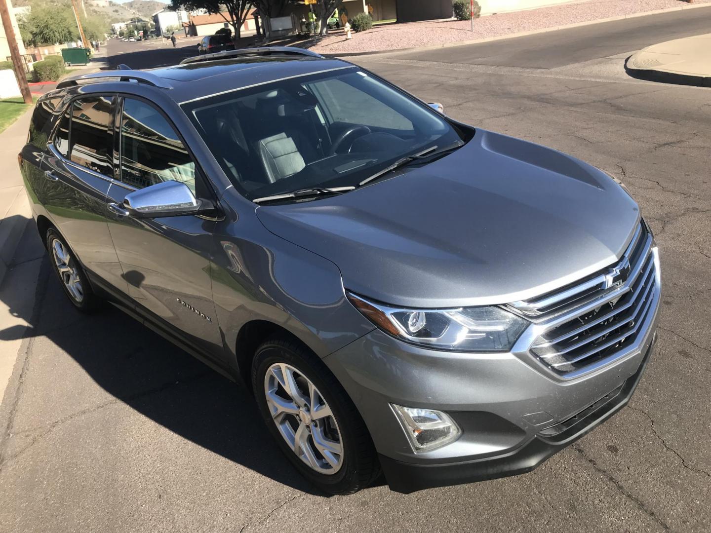 2019 gray /gray Chevrolet Equinox Premier Diesel AWD (3GNAXZEU2KL) with an 1.6L L4 DOHC 16V DIESEL engine, 9A transmission, located at 323 E Dunlap Ave., Phoenix, AZ, 85020, (602) 331-9000, 33.567677, -112.069000 - DIESEL 2019 Chevrolet Equinox PREMIER 4WD AWD SUV ,.......EXCELLENT condition,.... Automatic, 4cyl. 1.6L ..... Ice Cold A/C, Gray and gray interior with leather seats in near perfect condition, Surround View Camera, Backup Camera, Premiumm Sound CD, Power Options, This suv is gorgeous inside and out - Photo#5