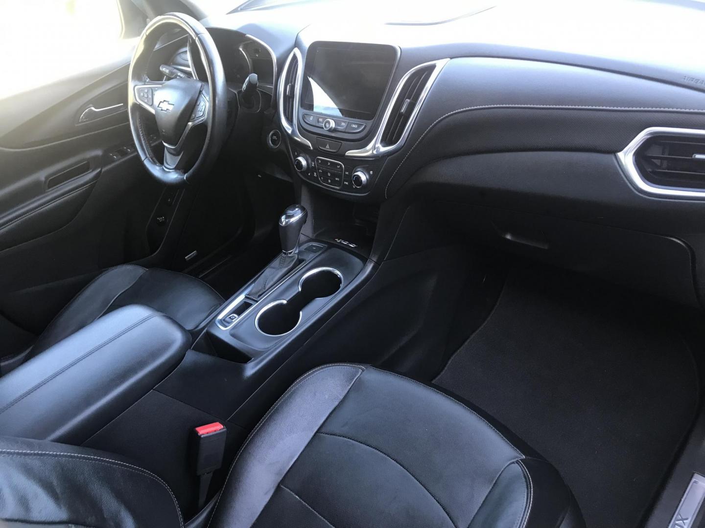 2019 gray /gray Chevrolet Equinox Premier Diesel AWD (3GNAXZEU2KL) with an 1.6L L4 DOHC 16V DIESEL engine, 9A transmission, located at 323 E Dunlap Ave., Phoenix, AZ, 85020, (602) 331-9000, 33.567677, -112.069000 - DIESEL 2019 Chevrolet Equinox PREMIER 4WD AWD SUV ,.......EXCELLENT condition,.... Automatic, 4cyl. 1.6L ..... Ice Cold A/C, Gray and gray interior with leather seats in near perfect condition, Surround View Camera, Backup Camera, Premiumm Sound CD, Power Options, This suv is gorgeous inside and out - Photo#7