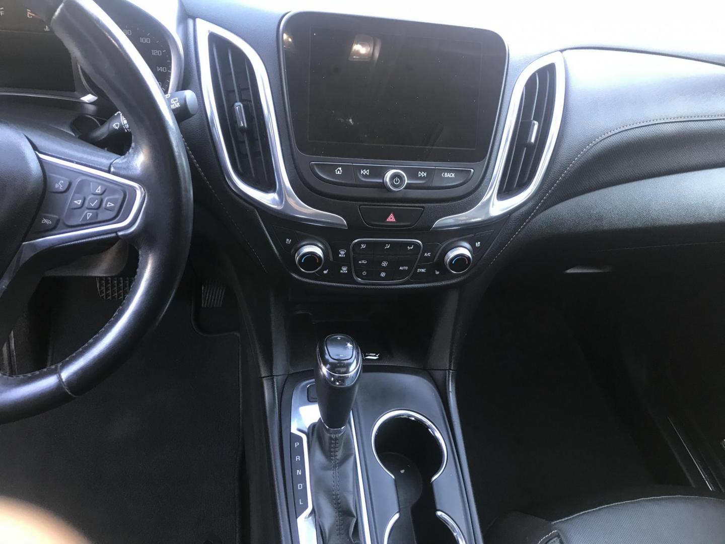 2019 gray /gray Chevrolet Equinox Premier Diesel AWD (3GNAXZEU2KL) with an 1.6L L4 DOHC 16V DIESEL engine, 9A transmission, located at 323 E Dunlap Ave., Phoenix, AZ, 85020, (602) 331-9000, 33.567677, -112.069000 - DIESEL 2019 Chevrolet Equinox PREMIER 4WD AWD SUV ,.......EXCELLENT condition,.... Automatic, 4cyl. 1.6L ..... Ice Cold A/C, Gray and gray interior with leather seats in near perfect condition, Surround View Camera, Backup Camera, Premiumm Sound CD, Power Options, This suv is gorgeous inside and out - Photo#15