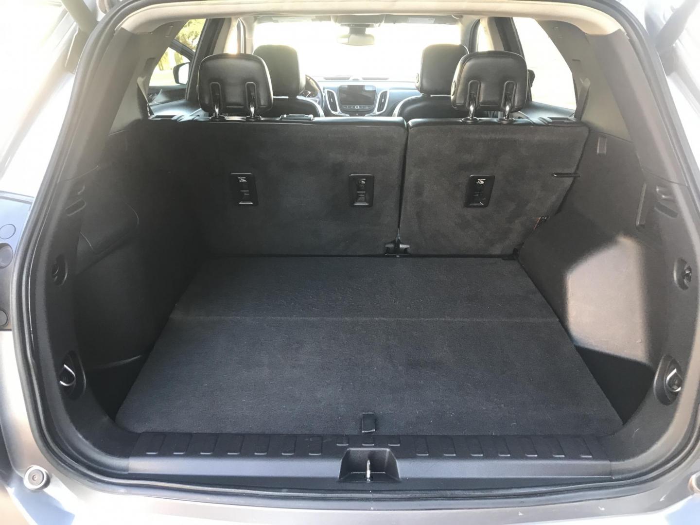 2019 gray /gray Chevrolet Equinox Premier Diesel AWD (3GNAXZEU2KL) with an 1.6L L4 DOHC 16V DIESEL engine, 9A transmission, located at 323 E Dunlap Ave., Phoenix, AZ, 85020, (602) 331-9000, 33.567677, -112.069000 - DIESEL 2019 Chevrolet Equinox PREMIER 4WD AWD SUV ,.......EXCELLENT condition,.... Automatic, 4cyl. 1.6L ..... Ice Cold A/C, Gray and gray interior with leather seats in near perfect condition, Surround View Camera, Backup Camera, Premiumm Sound CD, Power Options, This suv is gorgeous inside and out - Photo#17