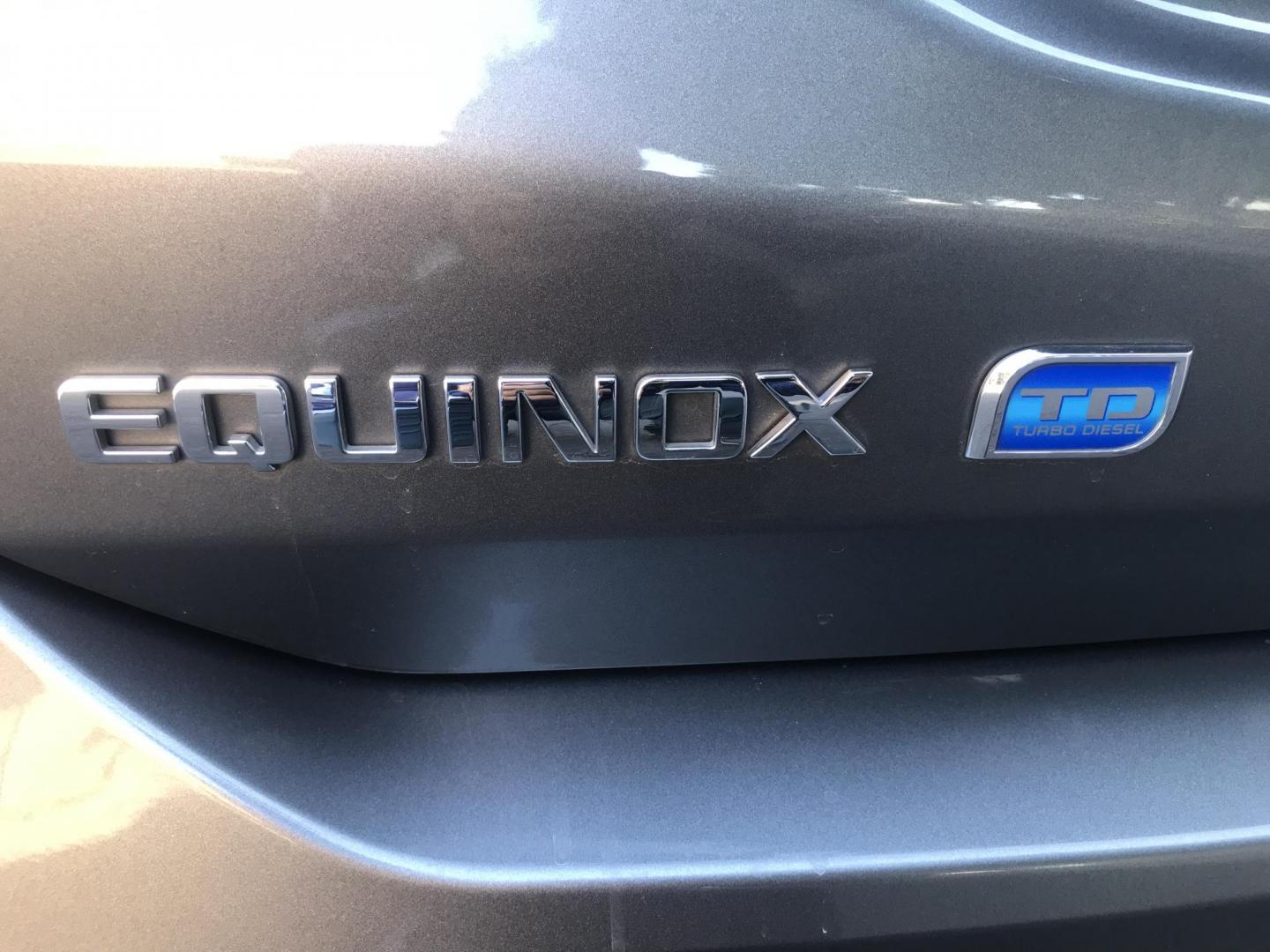 2019 gray /gray Chevrolet Equinox Premier Diesel AWD (3GNAXZEU2KL) with an 1.6L L4 DOHC 16V DIESEL engine, 9A transmission, located at 323 E Dunlap Ave., Phoenix, AZ, 85020, (602) 331-9000, 33.567677, -112.069000 - DIESEL 2019 Chevrolet Equinox PREMIER 4WD AWD SUV ,.......EXCELLENT condition,.... Automatic, 4cyl. 1.6L ..... Ice Cold A/C, Gray and gray interior with leather seats in near perfect condition, Surround View Camera, Backup Camera, Premiumm Sound CD, Power Options, This suv is gorgeous inside and out - Photo#18