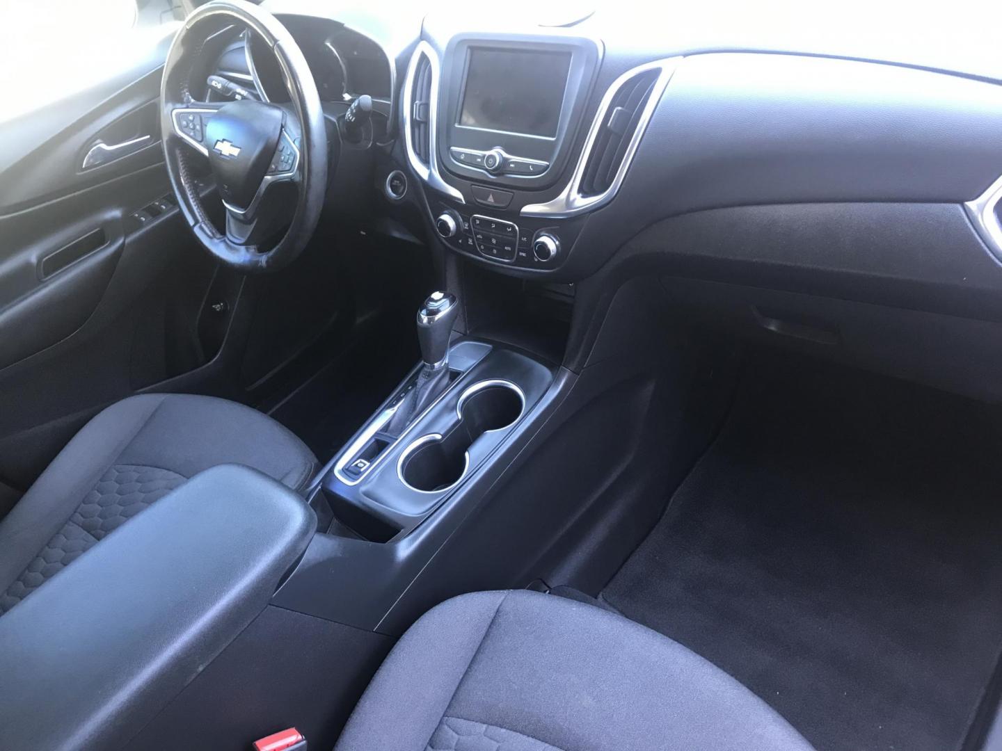 2021 WHITE /gray Chevrolet Equinox LT 2WD (3GNAXKEV2MS) with an 1.5L L4 DOHC 16V TURBO engine, 6A transmission, located at 323 E Dunlap Ave., Phoenix, AZ, 85020, (602) 331-9000, 33.567677, -112.069000 - DIESEL 2021 Chevrolet Equinox LT 2WD SUV ,.......EXCELLENT condition,.... Automatic, 4cyl. 1.5L ..... Ice Cold A/C, White and gray interior with leather seats in near perfect condition, Surround View Camera, Backup Camera, Premiumm Sound CD, Power Options, This suv is gorgeous inside and out, HARD T - Photo#7