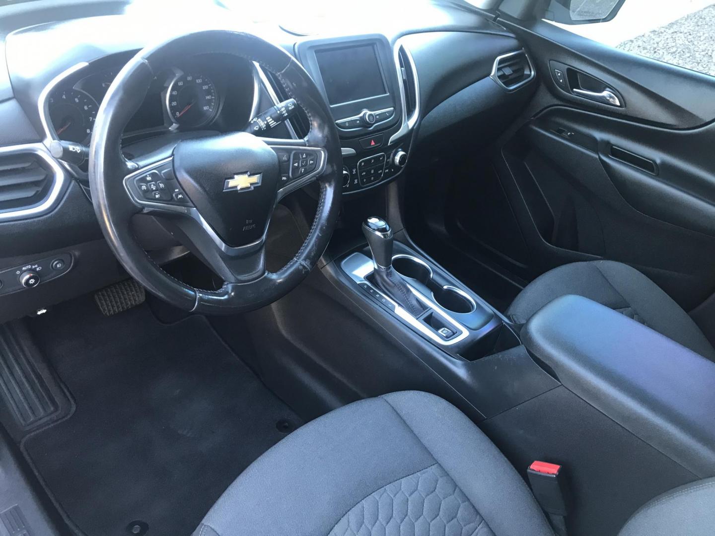 2021 WHITE /gray Chevrolet Equinox LT 2WD (3GNAXKEV2MS) with an 1.5L L4 DOHC 16V TURBO engine, 6A transmission, located at 323 E Dunlap Ave., Phoenix, AZ, 85020, (602) 331-9000, 33.567677, -112.069000 - DIESEL 2021 Chevrolet Equinox LT 2WD SUV ,.......EXCELLENT condition,.... Automatic, 4cyl. 1.5L ..... Ice Cold A/C, White and gray interior with leather seats in near perfect condition, Surround View Camera, Backup Camera, Premiumm Sound CD, Power Options, This suv is gorgeous inside and out, HARD T - Photo#12