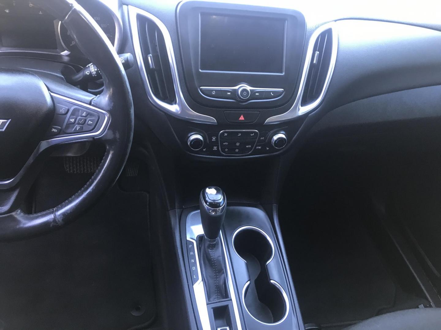 2021 WHITE /gray Chevrolet Equinox LT 2WD (3GNAXKEV2MS) with an 1.5L L4 DOHC 16V TURBO engine, 6A transmission, located at 323 E Dunlap Ave., Phoenix, AZ, 85020, (602) 331-9000, 33.567677, -112.069000 - DIESEL 2021 Chevrolet Equinox LT 2WD SUV ,.......EXCELLENT condition,.... Automatic, 4cyl. 1.5L ..... Ice Cold A/C, White and gray interior with leather seats in near perfect condition, Surround View Camera, Backup Camera, Premiumm Sound CD, Power Options, This suv is gorgeous inside and out, HARD T - Photo#14