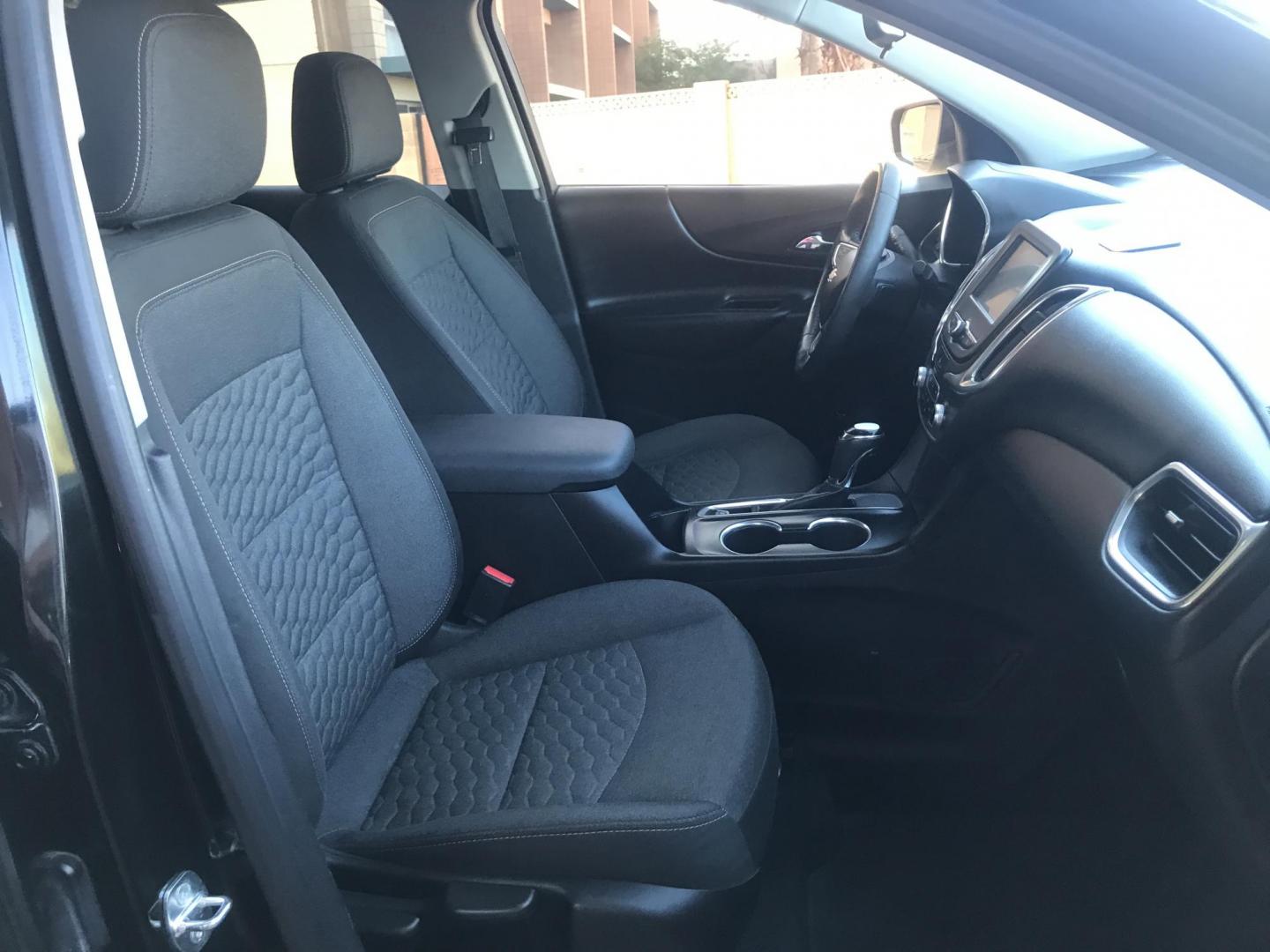 2018 gray /gray Chevrolet Equinox LT 2WD (2GNAXJEV7J6) with an 1.5L L4 DIR DOHC 16V TURBO engine, 6A transmission, located at 323 E Dunlap Ave., Phoenix, AZ, 85020, (602) 331-9000, 33.567677, -112.069000 - 2018 Chevrolet Equinox 1LT 2WD SUV ,.......EXCELLENT condition,.... Automatic, 4cyl. 1.5L ..... Ice Cold A/C, Black with gray interior withcloth seats in near perfect condition, Backup Camera, Premium Sound CD, Power Options, This suv is gorgeous inside and out, Incredible gas mileage! Arizona title - Photo#8