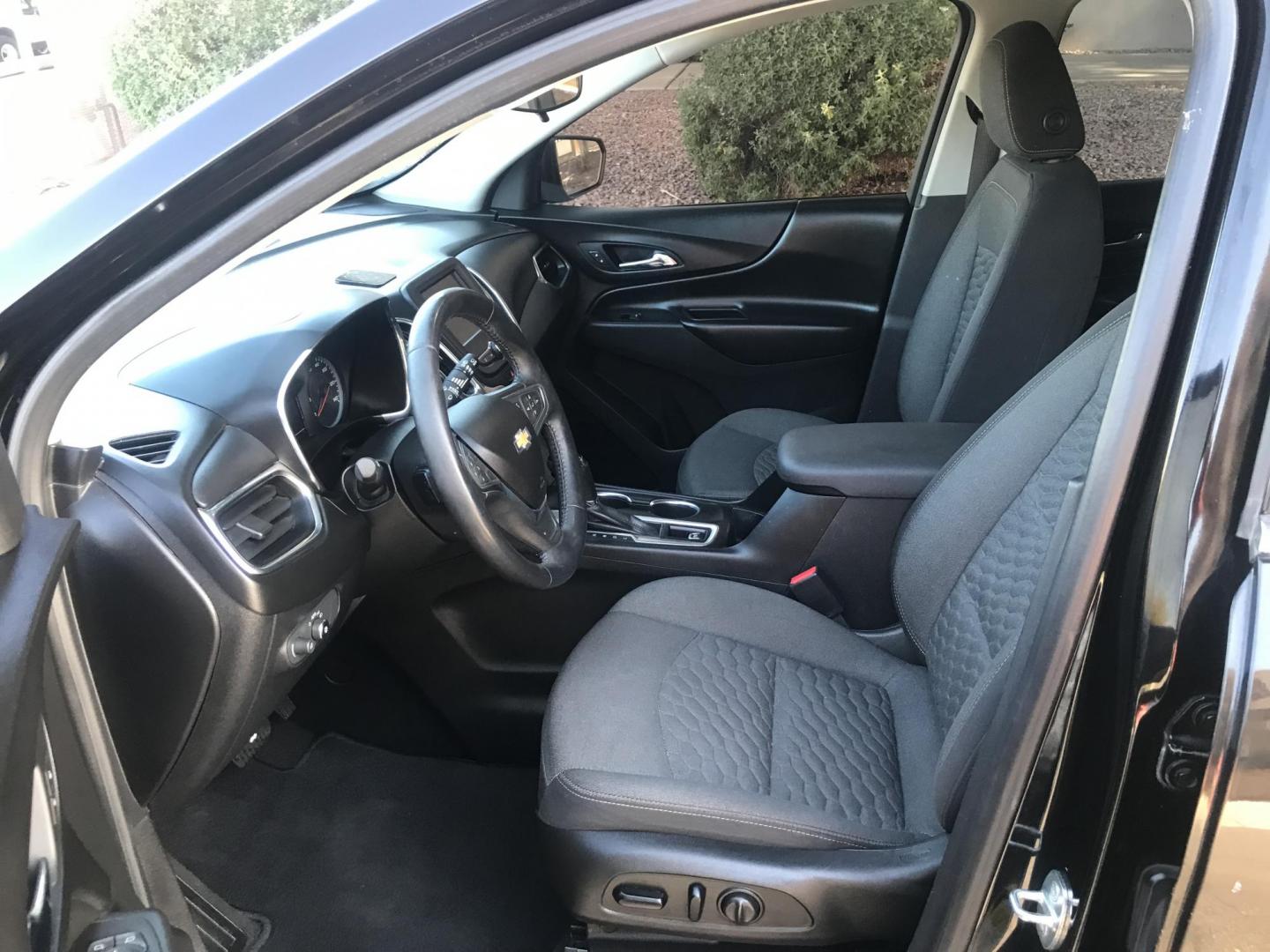 2018 gray /gray Chevrolet Equinox LT 2WD (2GNAXJEV7J6) with an 1.5L L4 DIR DOHC 16V TURBO engine, 6A transmission, located at 323 E Dunlap Ave., Phoenix, AZ, 85020, (602) 331-9000, 33.567677, -112.069000 - 2018 Chevrolet Equinox 1LT 2WD SUV ,.......EXCELLENT condition,.... Automatic, 4cyl. 1.5L ..... Ice Cold A/C, Black with gray interior withcloth seats in near perfect condition, Backup Camera, Premium Sound CD, Power Options, This suv is gorgeous inside and out, Incredible gas mileage! Arizona title - Photo#13