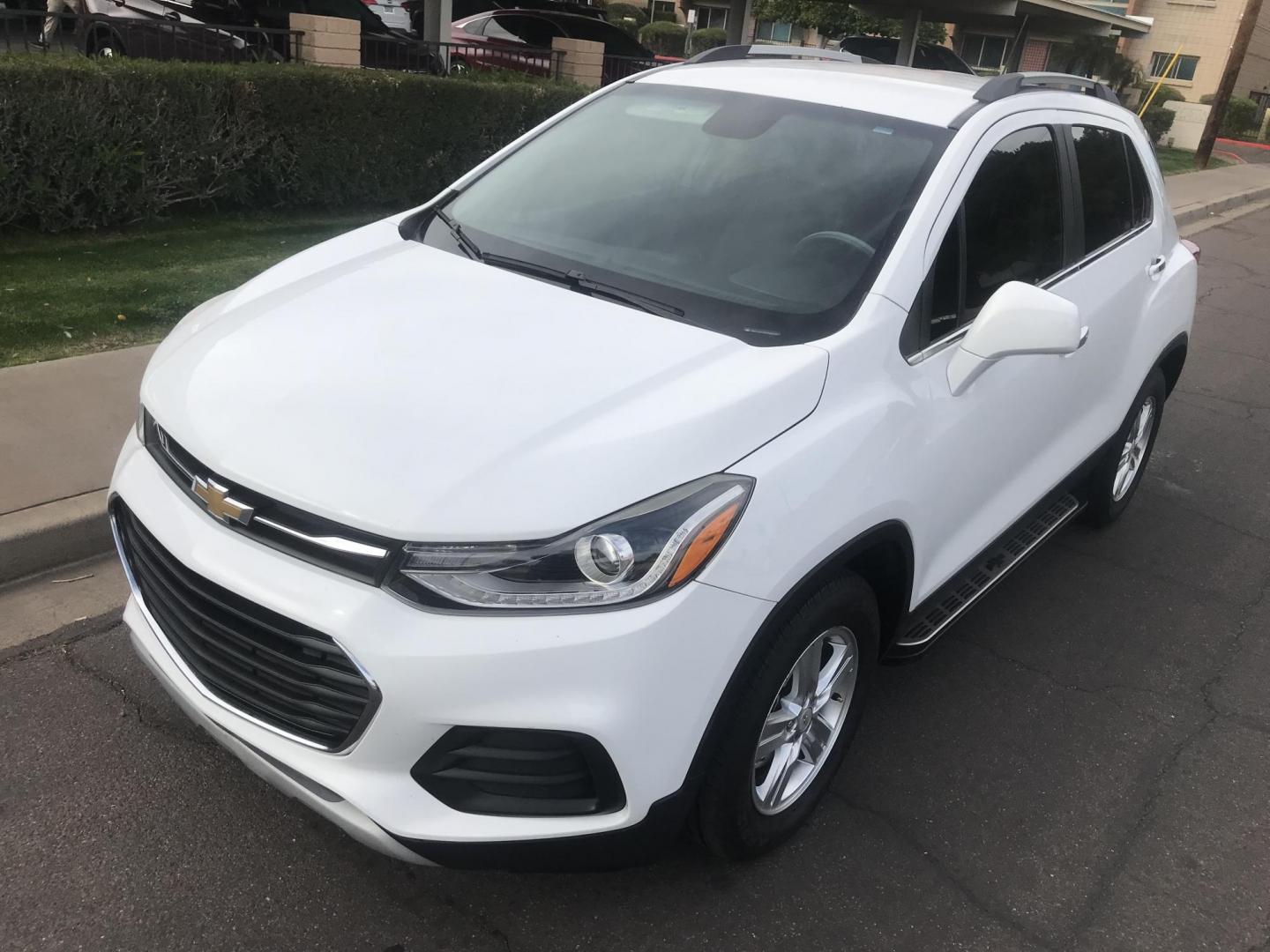 2018 WHITE /gray Chevrolet Trax LT FWD (KL7CJLSB2JB) with an 1.4L L4 DOHC 16V engine, 6A transmission, located at 323 E Dunlap Ave., Phoenix, AZ, 85020, (602) 331-9000, 33.567677, -112.069000 - 2018 Chevrolet TRAX LT Crossover SUV ,.......EXCELLENT condition,.... Automatic, 4cyl. 1.4L..... Ice Cold A/C,White and gray interior with cloth seats in near perfect condition, Backup Camera, Premium Sound CD, Power Options, This suv is gorgeous inside and out, Incredible gas mileage! Arizona title - Photo#1
