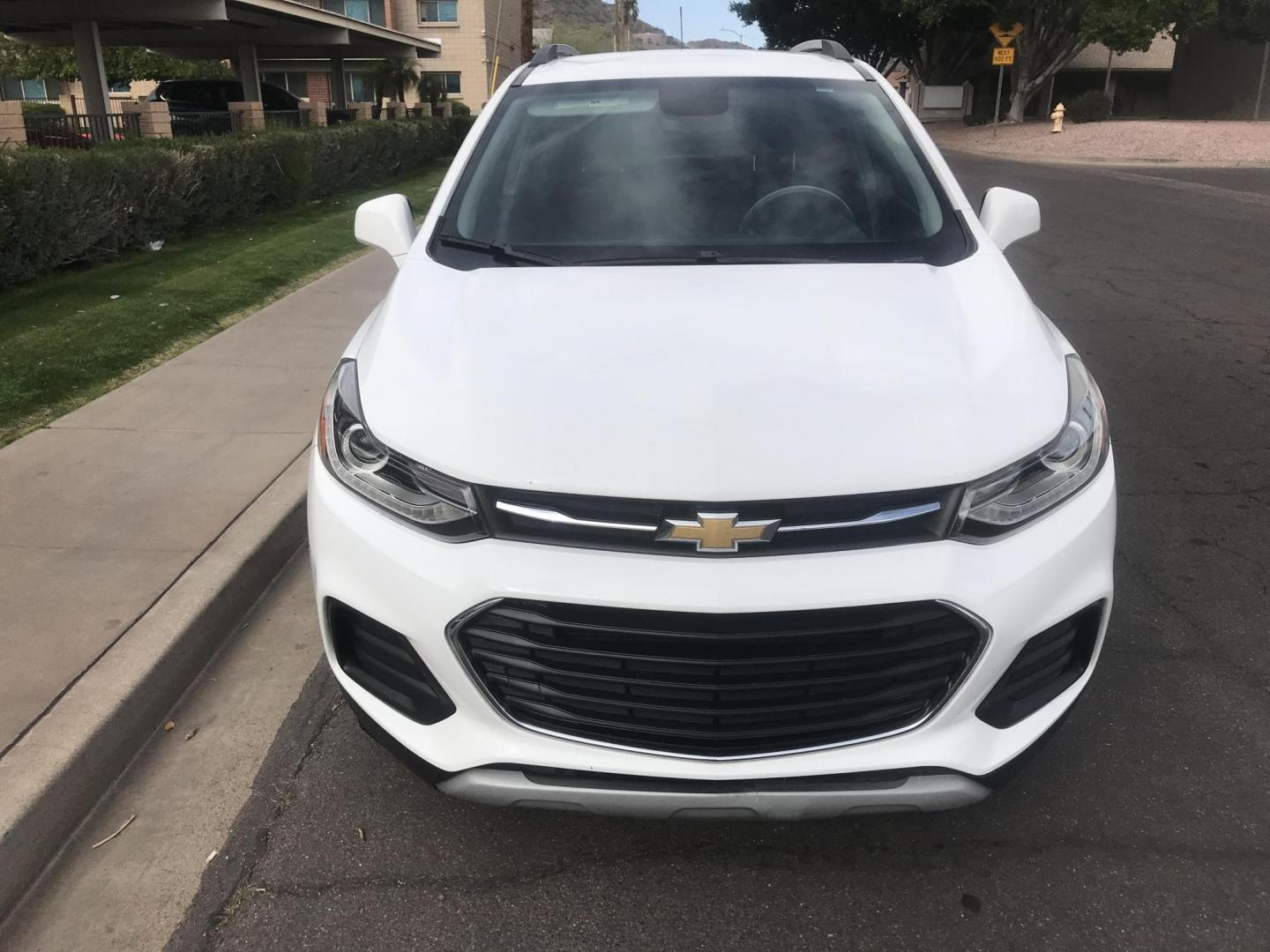 2018 WHITE /gray Chevrolet Trax LT FWD (KL7CJLSB2JB) with an 1.4L L4 DOHC 16V engine, 6A transmission, located at 323 E Dunlap Ave., Phoenix, AZ, 85020, (602) 331-9000, 33.567677, -112.069000 - 2018 Chevrolet TRAX LT Crossover SUV ,.......EXCELLENT condition,.... Automatic, 4cyl. 1.4L..... Ice Cold A/C,White and gray interior with cloth seats in near perfect condition, Backup Camera, Premium Sound CD, Power Options, This suv is gorgeous inside and out, Incredible gas mileage! Arizona title - Photo#3