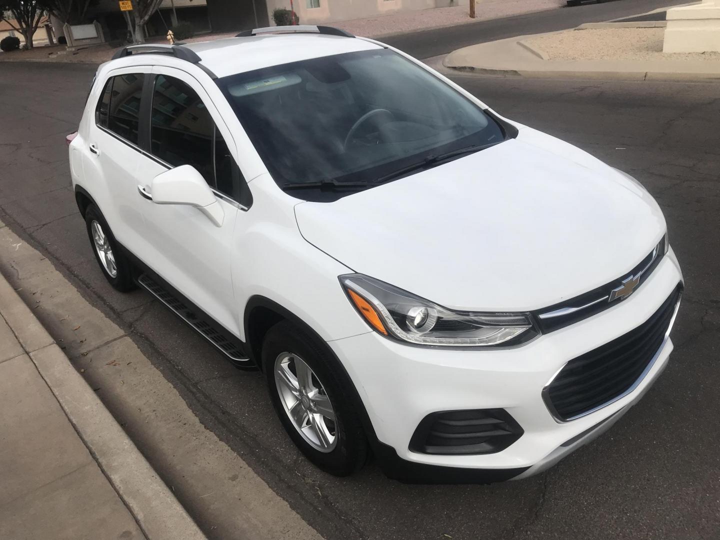 2018 WHITE /gray Chevrolet Trax LT FWD (KL7CJLSB2JB) with an 1.4L L4 DOHC 16V engine, 6A transmission, located at 323 E Dunlap Ave., Phoenix, AZ, 85020, (602) 331-9000, 33.567677, -112.069000 - 2018 Chevrolet TRAX LT Crossover SUV ,.......EXCELLENT condition,.... Automatic, 4cyl. 1.4L..... Ice Cold A/C,White and gray interior with cloth seats in near perfect condition, Backup Camera, Premium Sound CD, Power Options, This suv is gorgeous inside and out, Incredible gas mileage! Arizona title - Photo#5