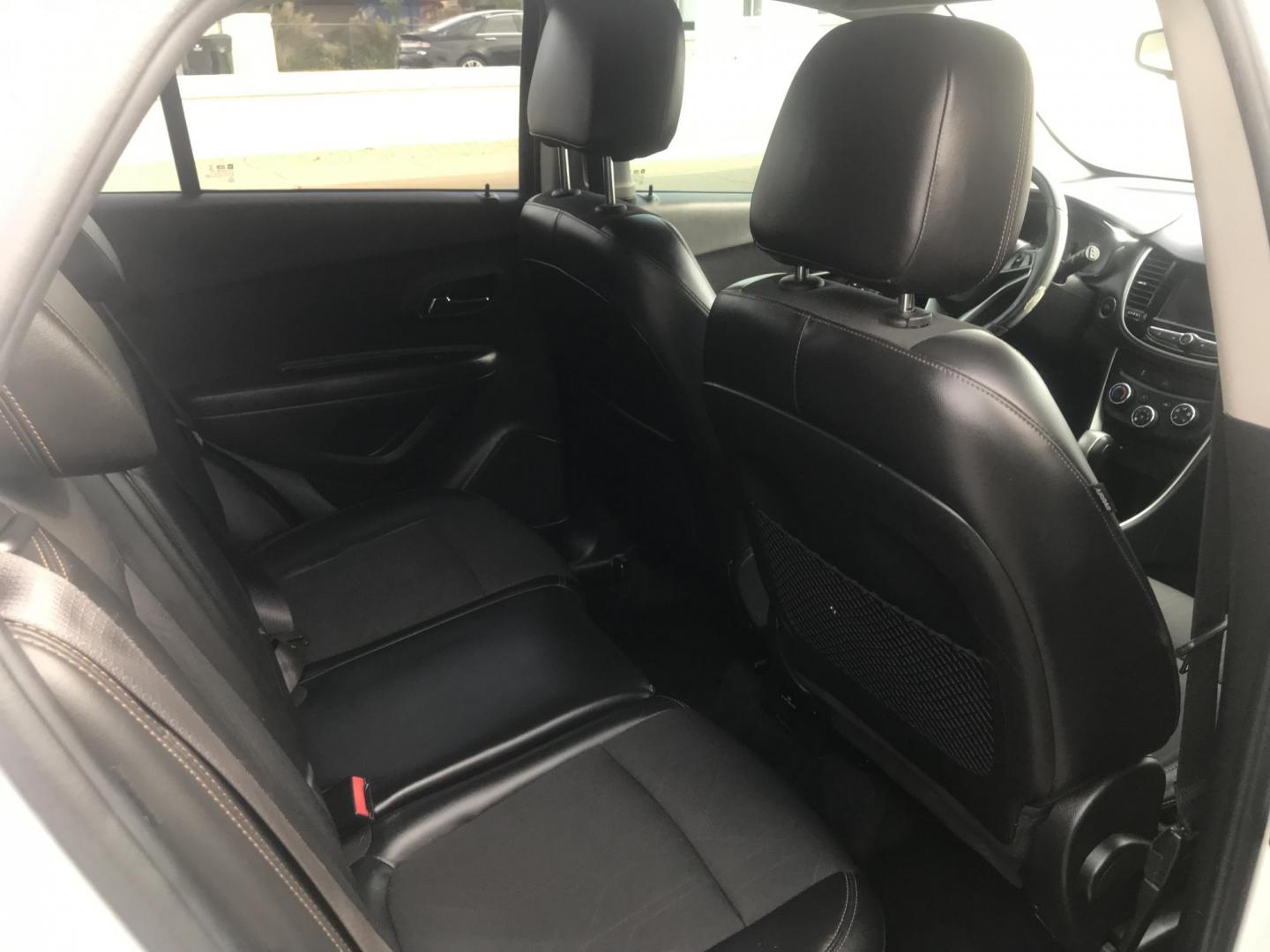 2018 WHITE /gray Chevrolet Trax LT FWD (KL7CJLSB2JB) with an 1.4L L4 DOHC 16V engine, 6A transmission, located at 323 E Dunlap Ave., Phoenix, AZ, 85020, (602) 331-9000, 33.567677, -112.069000 - 2018 Chevrolet TRAX LT Crossover SUV ,.......EXCELLENT condition,.... Automatic, 4cyl. 1.4L..... Ice Cold A/C,White and gray interior with cloth seats in near perfect condition, Backup Camera, Premium Sound CD, Power Options, This suv is gorgeous inside and out, Incredible gas mileage! Arizona title - Photo#9