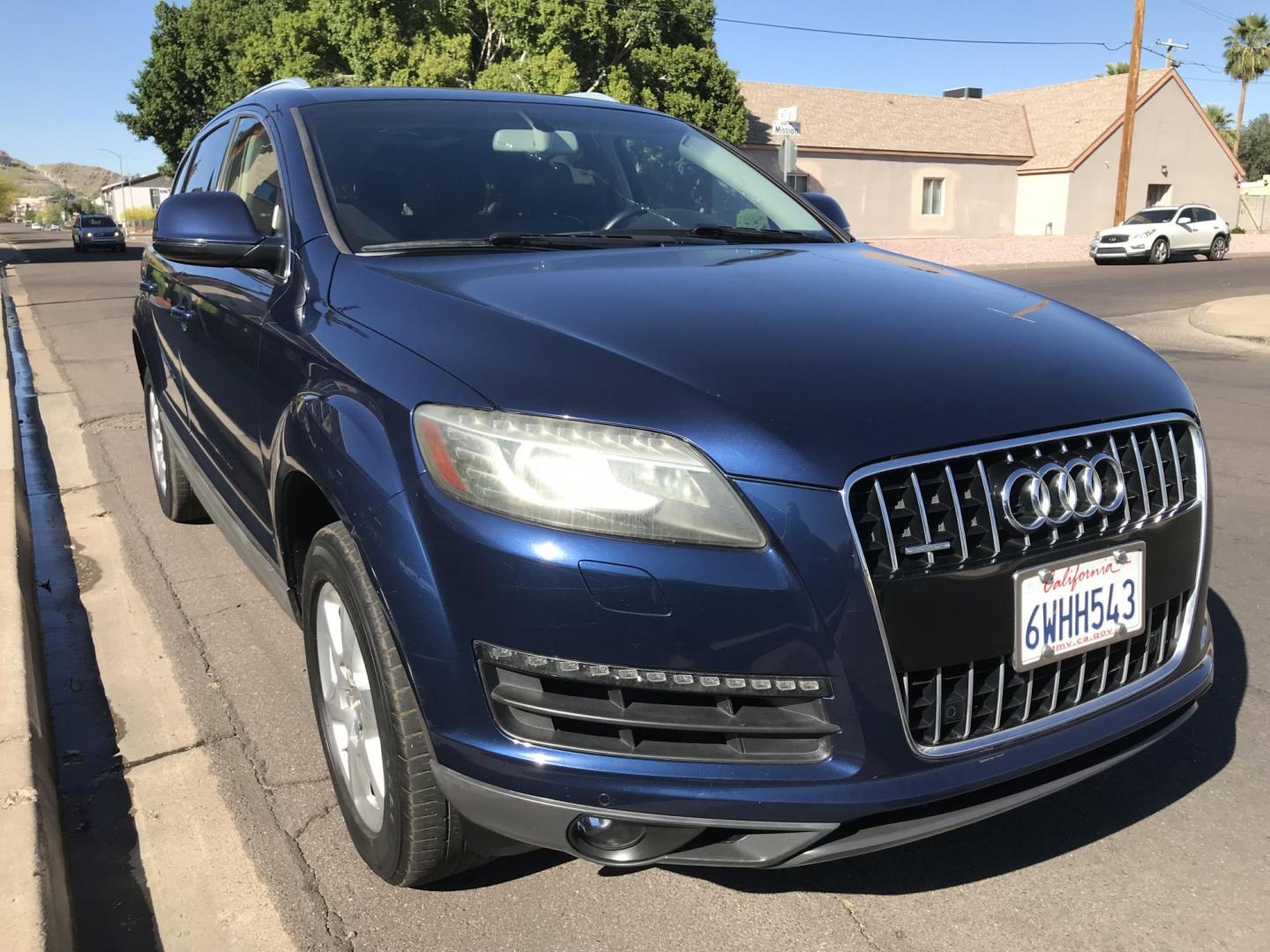 2012 BLUE /brown and gray Audi Q7 3.0 Premium quattro (WA1LGAFEXCD) with an 3.0L V6 DOHC 24V TURBO engine, 8-Speed Automatic transmission, located at 323 E Dunlap Ave., Phoenix, AZ, 85020, (602) 331-9000, 33.567677, -112.069000 - 2012 AUDI Q7 with 3RD ROW SEATING SUV, 4WD AWD ......Low mileage .... A Must See!!..... Cold cold AC. Loaded with Power Options, Beautiful brown leather seats, Panorama Sunroof, Back-up Camera, Clean Arizona title , Runs and Drives Excellent. Great Family SUV, passed emissions. Call or text Dave 6 - Photo#4