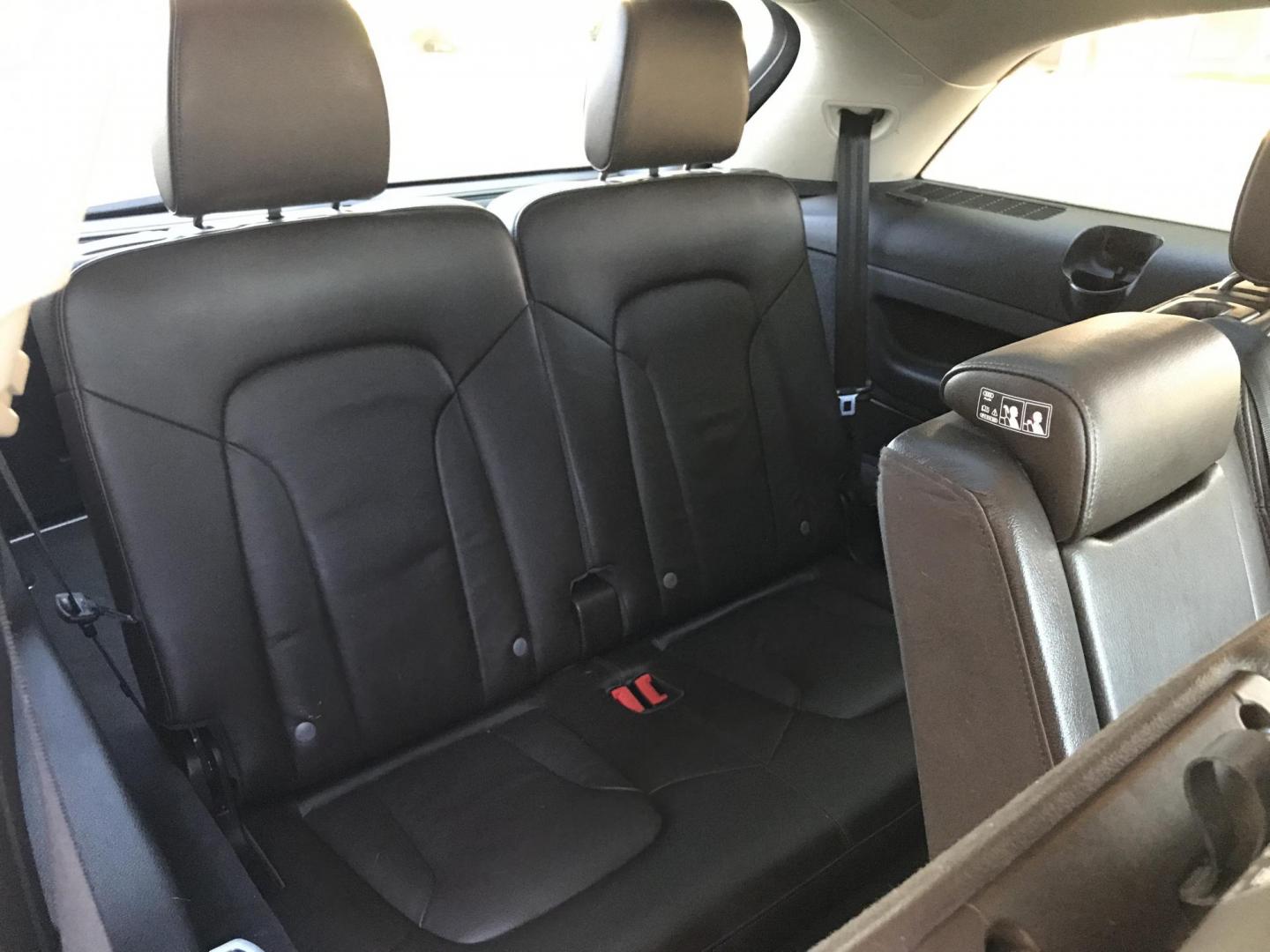 2012 BLUE /brown and gray Audi Q7 3.0 Premium quattro (WA1LGAFEXCD) with an 3.0L V6 DOHC 24V TURBO engine, 8-Speed Automatic transmission, located at 323 E Dunlap Ave., Phoenix, AZ, 85020, (602) 331-9000, 33.567677, -112.069000 - 2012 AUDI Q7 with 3RD ROW SEATING SUV, 4WD AWD ......Low mileage .... A Must See!!..... Cold cold AC. Loaded with Power Options, Beautiful brown leather seats, Panorama Sunroof, Back-up Camera, Clean Arizona title , Runs and Drives Excellent. Great Family SUV, passed emissions. Call or text Dave 6 - Photo#10