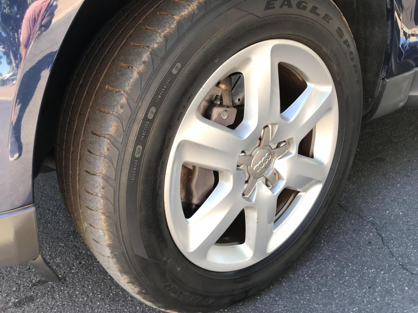 2012 BLUE /brown and gray Audi Q7 3.0 Premium quattro (WA1LGAFEXCD) with an 3.0L V6 DOHC 24V TURBO engine, 8-Speed Automatic transmission, located at 323 E Dunlap Ave., Phoenix, AZ, 85020, (602) 331-9000, 33.567677, -112.069000 - 2012 AUDI Q7 with 3RD ROW SEATING SUV, 4WD AWD ......Low mileage .... A Must See!!..... Cold cold AC. Loaded with Power Options, Beautiful brown leather seats, Panorama Sunroof, Back-up Camera, Clean Arizona title , Runs and Drives Excellent. Great Family SUV, passed emissions. Call or text Dave 6 - Photo#19