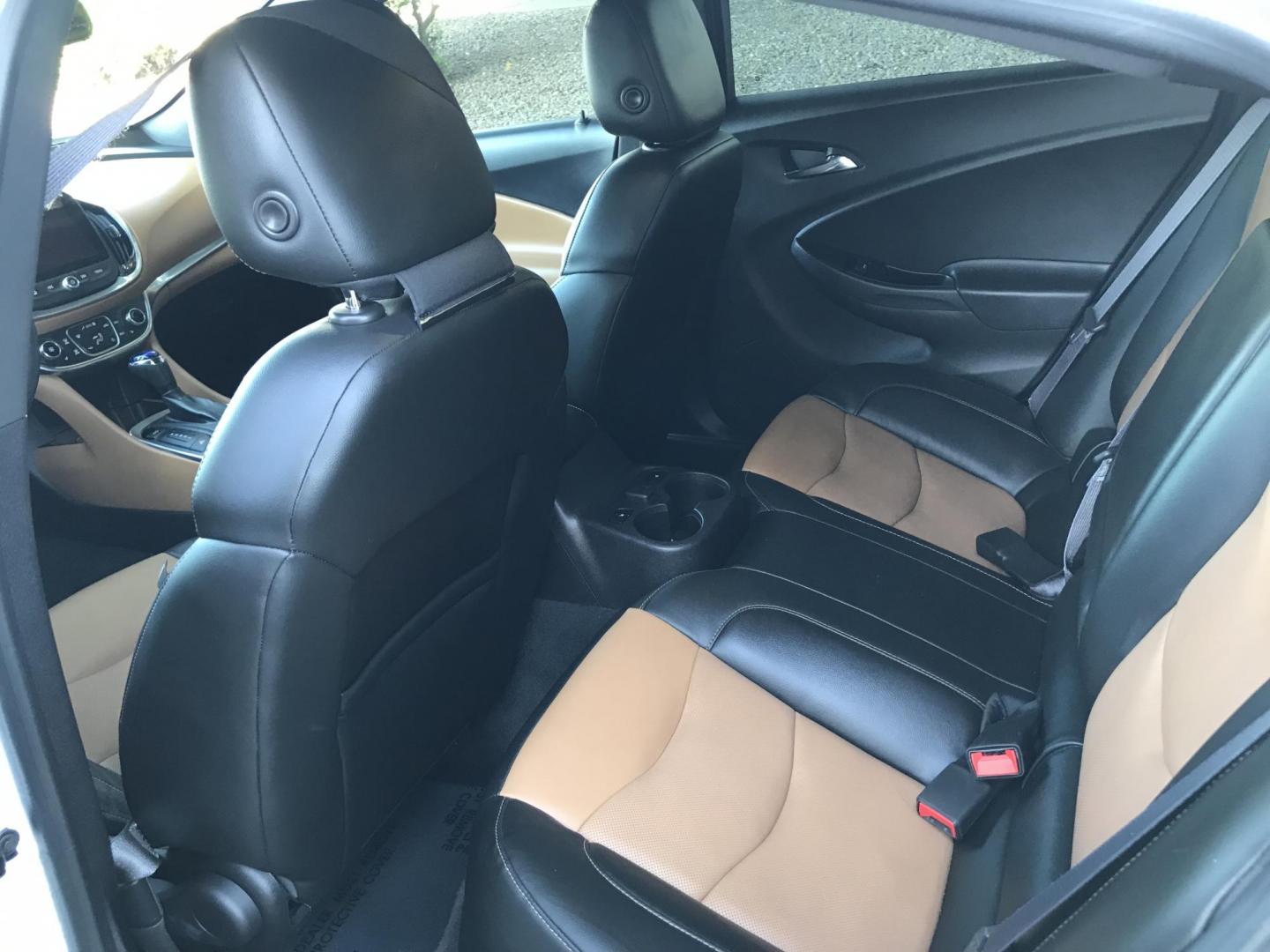 2017 WHITE /brown and gray Chevrolet Volt LTZ (1G1RD6S53HU) with an 1.5L L4 DOHC 16V engine, CVT transmission, located at 323 E Dunlap Ave., Phoenix, AZ, 85020, (602) 331-9000, 33.567677, -112.069000 - 2017 CHEVROLET VOLT LTZ ,.......A Must See!! .... GREAT GAS SAVER !!!.... ICE COLD AC, Amazing MPG, Plug-in hybrid, The car is gorgeous inside and out. Power windows, Power door locks, Backup camera, Beautiful white exterior with brown seats seats in near perfect condition, Clean Arizona title , Run - Photo#11