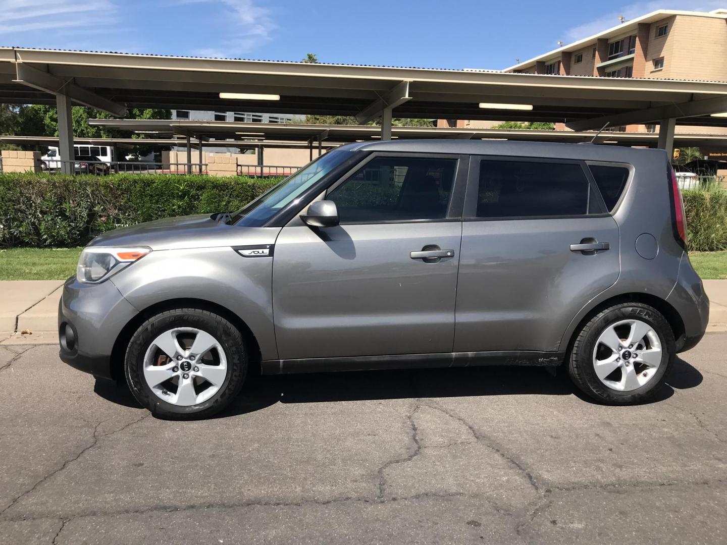2018 gray /black Kia Soul Base 6M (KNDJN2A2XJ7) with an 1.6L L4 DOHC 16V engine, 6M transmission, located at 323 E Dunlap Ave., Phoenix, AZ, 85020, (602) 331-9000, 33.567677, -112.069000 - Photo#2