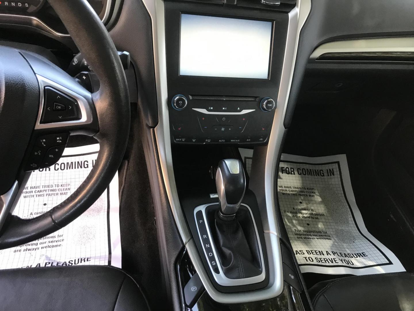 2015 gray /gray Ford Fusion SE (3FA6P0H9XFR) with an 2.0L L4 DOHC 16V engine, located at 323 E Dunlap Ave., Phoenix, AZ, 85020, (602) 331-9000, 33.567677, -112.069000 - 2015 Ford Fusion SE,........great condition, .... 141k miles, Automatic, Power Options, Premium Sound CD, Ice cold ac, Alloy Wheels, Security System, clean Arizona title, Runs and Drives Excellent. Very clean inside and out, Economical/ Gas saver..... Any questions Call or text Dave 602-331-900 - Photo#14