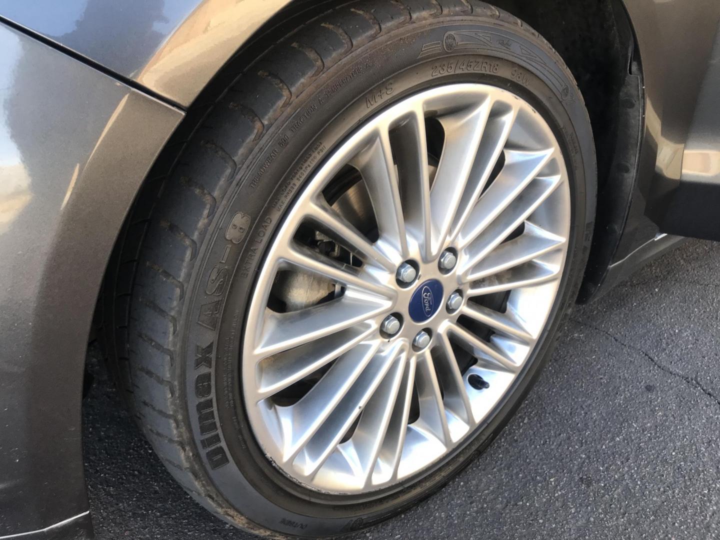 2015 gray /gray Ford Fusion SE (3FA6P0H9XFR) with an 2.0L L4 DOHC 16V engine, located at 323 E Dunlap Ave., Phoenix, AZ, 85020, (602) 331-9000, 33.567677, -112.069000 - 2015 Ford Fusion SE,........great condition, .... 141k miles, Automatic, Power Options, Premium Sound CD, Ice cold ac, Alloy Wheels, Security System, clean Arizona title, Runs and Drives Excellent. Very clean inside and out, Economical/ Gas saver..... Any questions Call or text Dave 602-331-900 - Photo#16