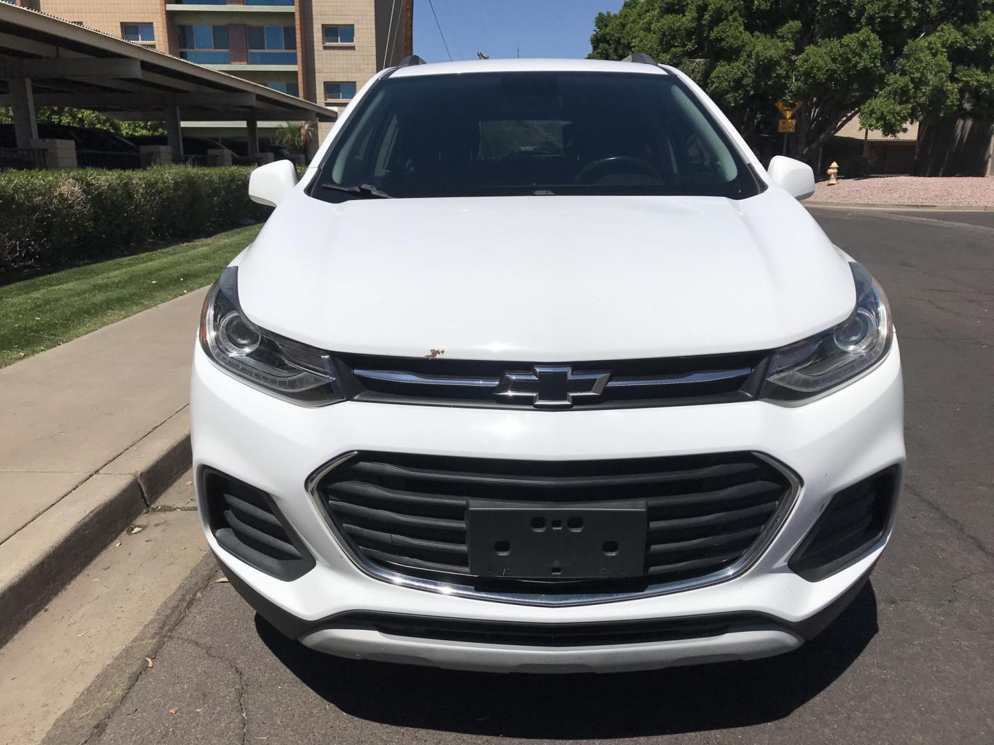 2018 WHITE /gray Chevrolet Trax LT FWD (3GNCJLSB7JL) with an 1.4L L4 DOHC 16V engine, 6A transmission, located at 323 E Dunlap Ave., Phoenix, AZ, 85020, (602) 331-9000, 33.567677, -112.069000 - 2018 Chevrolet TRAX LT 2WD,.......GREAT condition,.... LOW 113k original miles, Ice Cold A/C, White exterior and gray cloth seats Premum Sound CD, Backuup camera, This suv is gorgeous inside and out, Incredible gas mileage! Arizona title , Runs and Drives Excellent.....passed emissions..... Call or - Photo#3