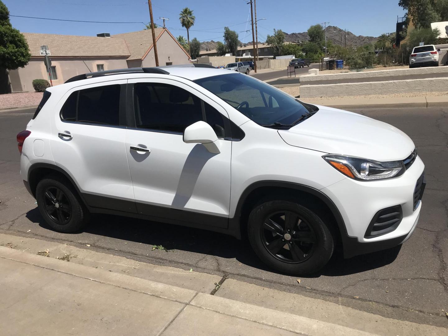 2018 WHITE /gray Chevrolet Trax LT FWD (3GNCJLSB7JL) with an 1.4L L4 DOHC 16V engine, 6A transmission, located at 323 E Dunlap Ave., Phoenix, AZ, 85020, (602) 331-9000, 33.567677, -112.069000 - 2018 Chevrolet TRAX LT 2WD,.......GREAT condition,.... LOW 113k original miles, Ice Cold A/C, White exterior and gray cloth seats Premum Sound CD, Backuup camera, This suv is gorgeous inside and out, Incredible gas mileage! Arizona title , Runs and Drives Excellent.....passed emissions..... Call or - Photo#6