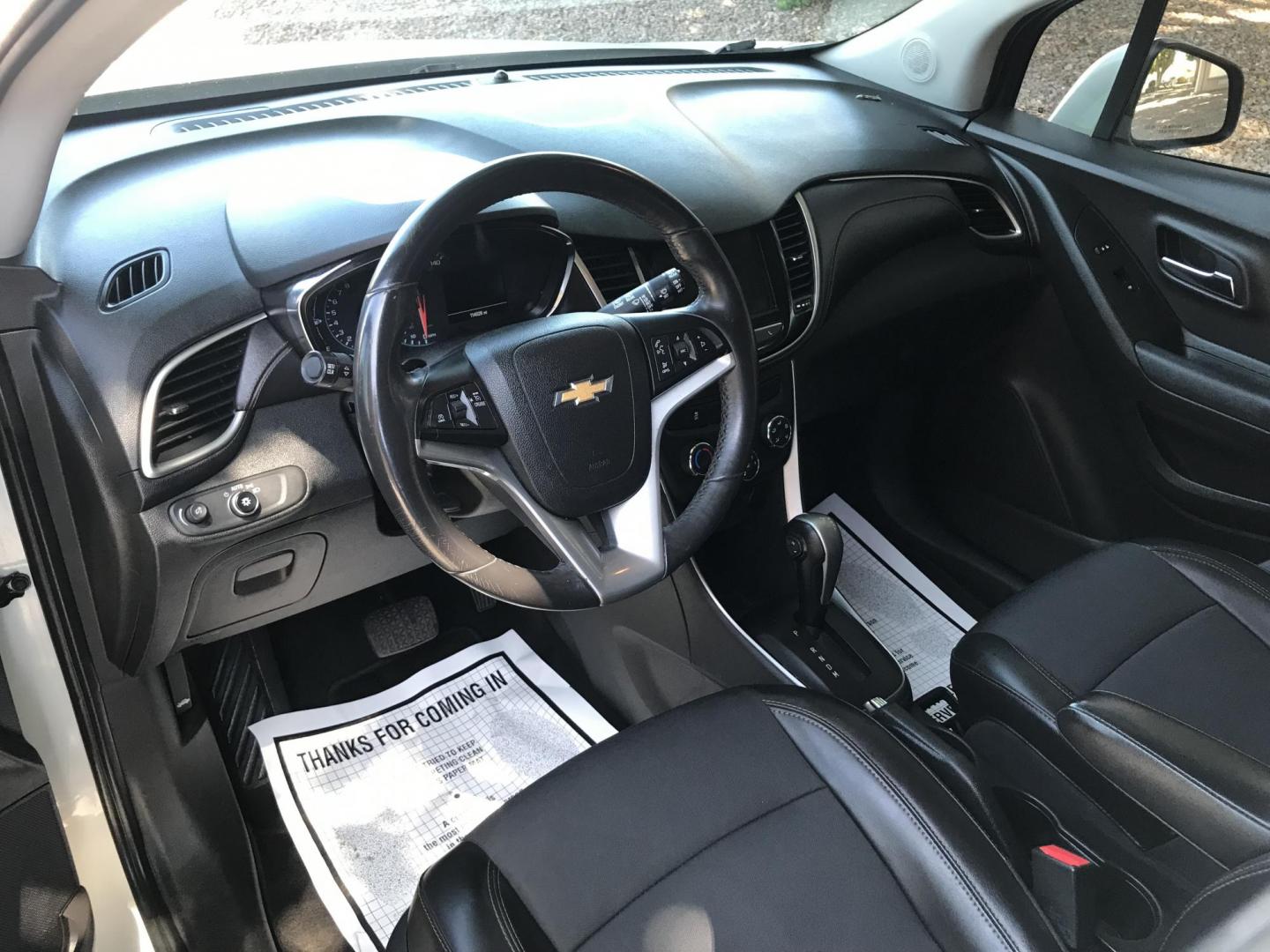 2018 WHITE /gray Chevrolet Trax LT FWD (3GNCJLSB7JL) with an 1.4L L4 DOHC 16V engine, 6A transmission, located at 323 E Dunlap Ave., Phoenix, AZ, 85020, (602) 331-9000, 33.567677, -112.069000 - 2018 Chevrolet TRAX LT 2WD,.......GREAT condition,.... LOW 113k original miles, Ice Cold A/C, White exterior and gray cloth seats Premum Sound CD, Backuup camera, This suv is gorgeous inside and out, Incredible gas mileage! Arizona title , Runs and Drives Excellent.....passed emissions..... Call or - Photo#12