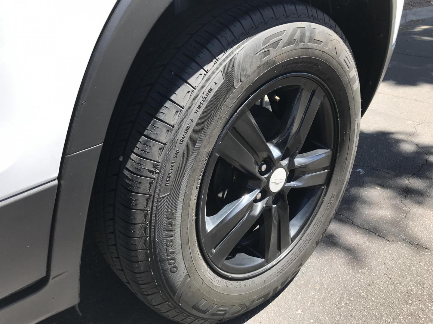 2018 WHITE /gray Chevrolet Trax LT FWD (3GNCJLSB7JL) with an 1.4L L4 DOHC 16V engine, 6A transmission, located at 323 E Dunlap Ave., Phoenix, AZ, 85020, (602) 331-9000, 33.567677, -112.069000 - 2018 Chevrolet TRAX LT 2WD,.......GREAT condition,.... LOW 113k original miles, Ice Cold A/C, White exterior and gray cloth seats Premum Sound CD, Backuup camera, This suv is gorgeous inside and out, Incredible gas mileage! Arizona title , Runs and Drives Excellent.....passed emissions..... Call or - Photo#16