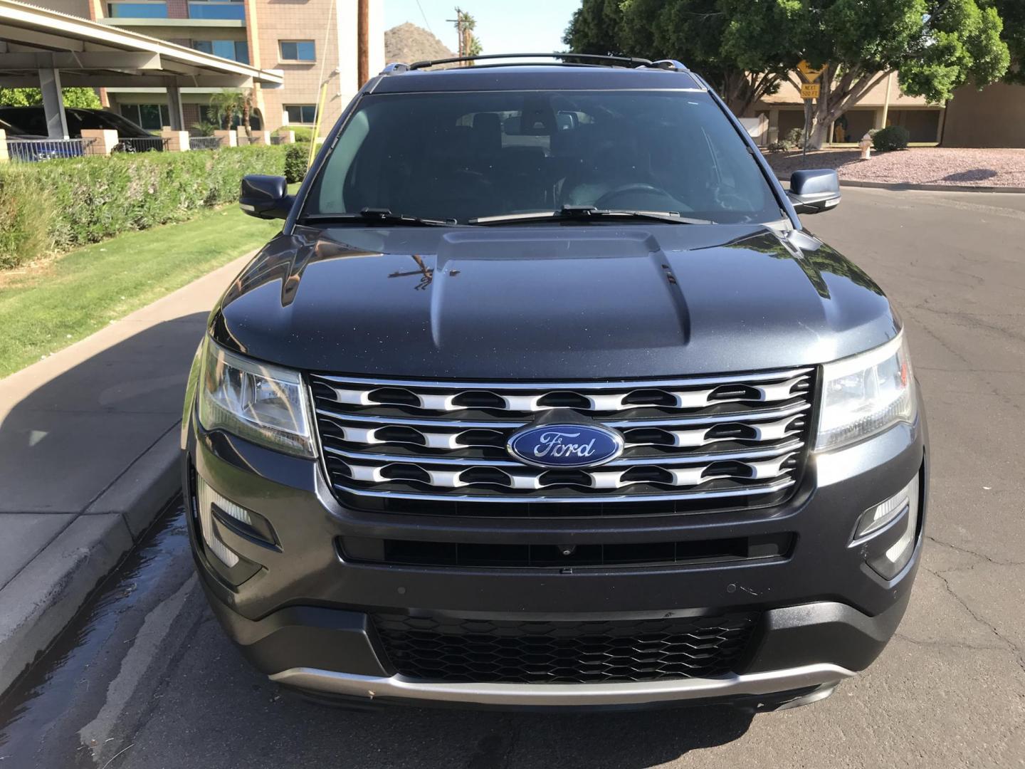 2017 gray /black Ford Explorer Limited FWD (1FM5K7FH8HG) with an 2.3L L4 DOHC 16V engine, 6A transmission, located at 323 E Dunlap Ave., Phoenix, AZ, 85020, (602) 331-9000, 33.567677, -112.069000 - Photo#3