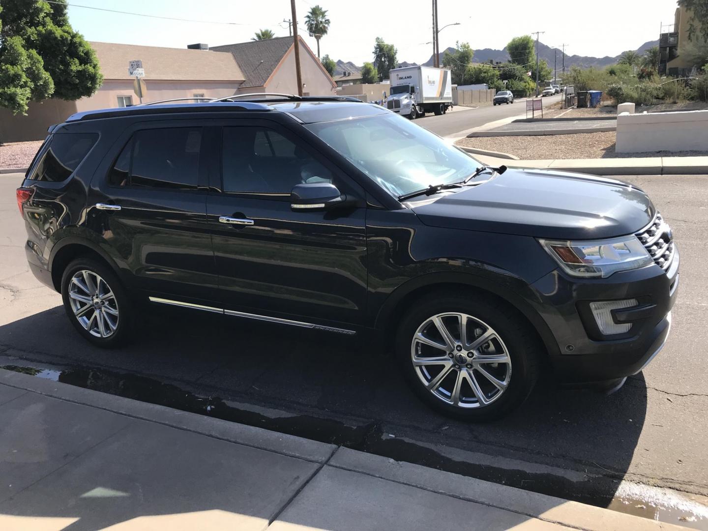 2017 gray /black Ford Explorer Limited FWD (1FM5K7FH8HG) with an 2.3L L4 DOHC 16V engine, 6A transmission, located at 323 E Dunlap Ave., Phoenix, AZ, 85020, (602) 331-9000, 33.567677, -112.069000 - Photo#6