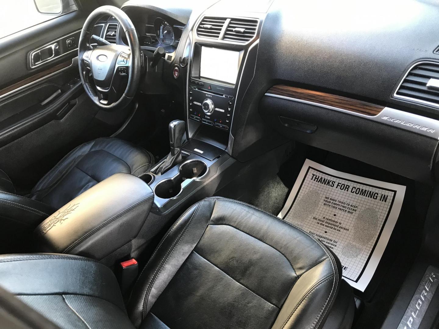 2017 gray /black Ford Explorer Limited FWD (1FM5K7FH8HG) with an 2.3L L4 DOHC 16V engine, 6A transmission, located at 323 E Dunlap Ave., Phoenix, AZ, 85020, (602) 331-9000, 33.567677, -112.069000 - Photo#7