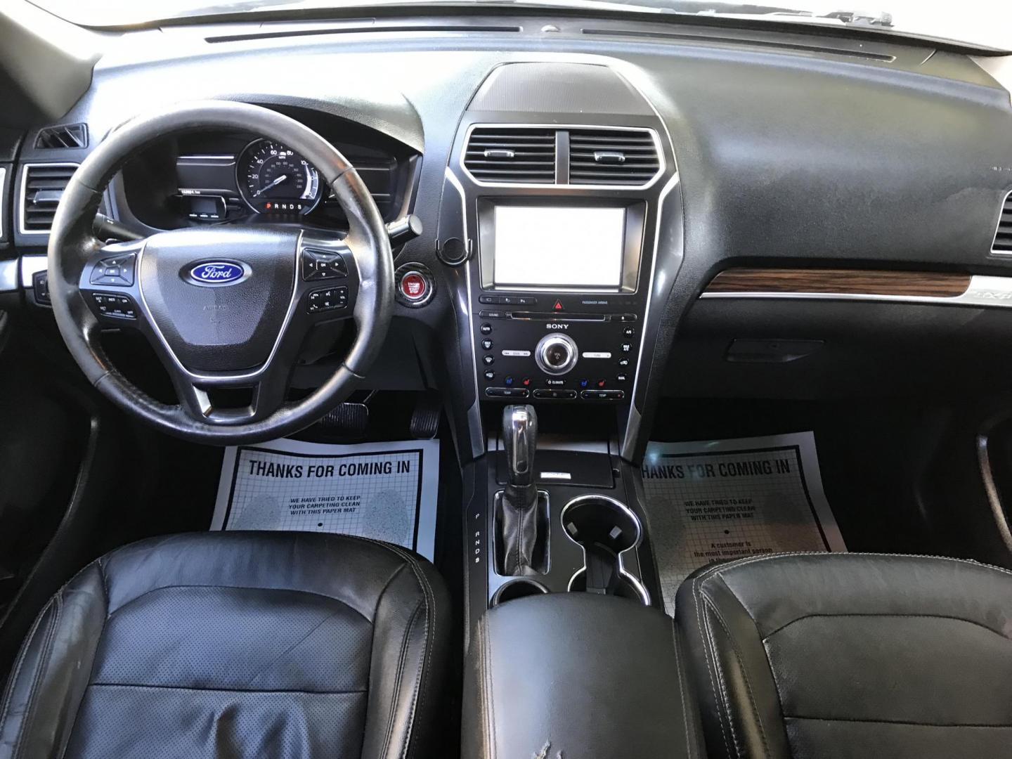 2017 gray /black Ford Explorer Limited FWD (1FM5K7FH8HG) with an 2.3L L4 DOHC 16V engine, 6A transmission, located at 323 E Dunlap Ave., Phoenix, AZ, 85020, (602) 331-9000, 33.567677, -112.069000 - Photo#11