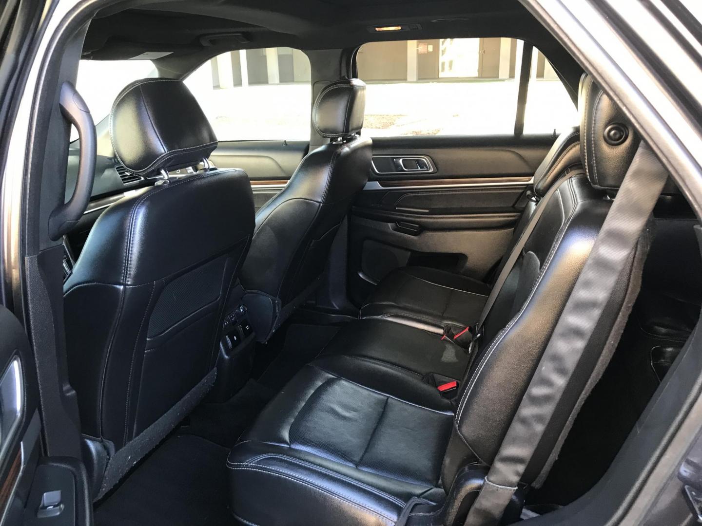 2017 gray /black Ford Explorer Limited FWD (1FM5K7FH8HG) with an 2.3L L4 DOHC 16V engine, 6A transmission, located at 323 E Dunlap Ave., Phoenix, AZ, 85020, (602) 331-9000, 33.567677, -112.069000 - Photo#12