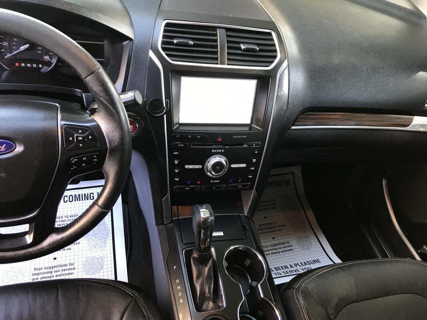 2017 gray /black Ford Explorer Limited FWD (1FM5K7FH8HG) with an 2.3L L4 DOHC 16V engine, 6A transmission, located at 323 E Dunlap Ave., Phoenix, AZ, 85020, (602) 331-9000, 33.567677, -112.069000 - Photo#15