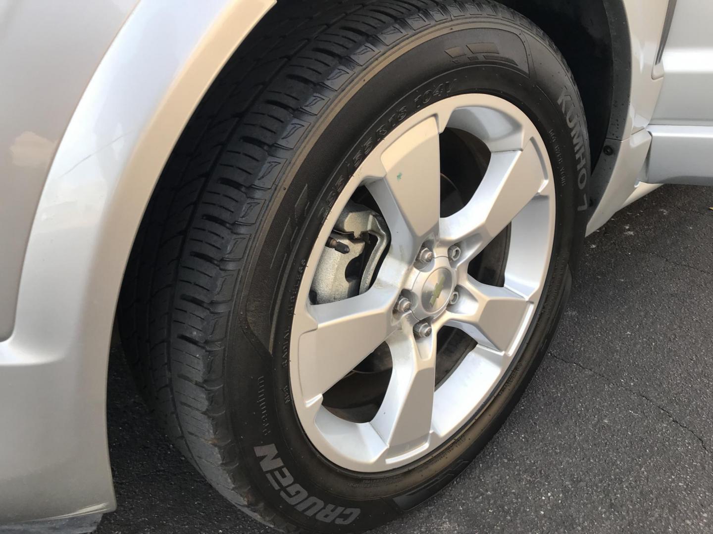 2014 silver /gray Chevrolet Captiva Sport 1LT FWD (3GNAL3EKXES) with an 2.4L L4 DOHC 16V FFV engine, 6-Speed Automatic transmission, located at 323 E Dunlap Ave., Phoenix, AZ, 85020, (602) 331-9000, 33.567677, -112.069000 - 2014 Chevrolet Captiva 1LT FWD ,.......LOW 123k original miles, great condition,.... Ice Cold A/C, Silver with gray interior cloth seats in near perfect condition, Power Options, Premium Sound CD, This suv is gorgeous inside and out, Incredible gas mileage! Arizona title , Runs and Drives great..... - Photo#15