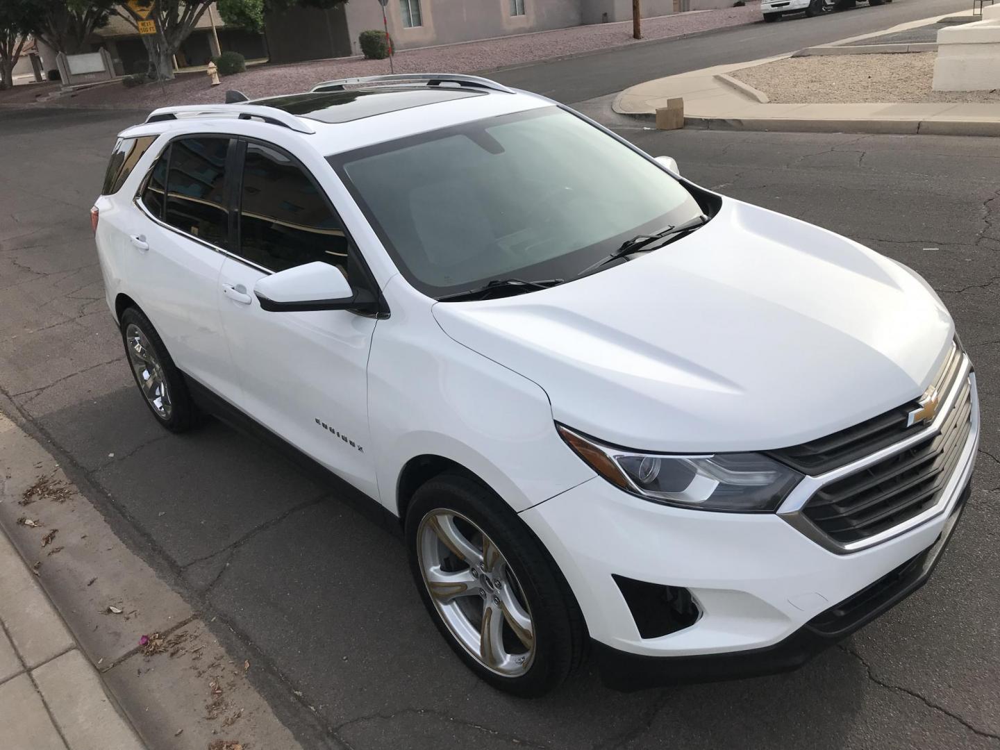 2018 WHITE /tan Chevrolet Equinox LT 2WD (3GNAXJEV8JL) with an 1.5L L4 DIR DOHC 16V TURBO engine, 6A transmission, located at 323 E Dunlap Ave., Phoenix, AZ, 85020, (602) 331-9000, 33.567677, -112.069000 - 2018 Chevrolet Equinox LT 2WD SUV ,.......SUPER ECONOMICAL .... LOW 104k original miles, Automatic, 4cyl. 1.5L ..... Ice Cold A/C, White with gray interior with cloth seats in near perfect condition, Backup Camera, Premium Sound CD, Power Options, This suv is gorgeous inside and out, Incredible gas - Photo#5