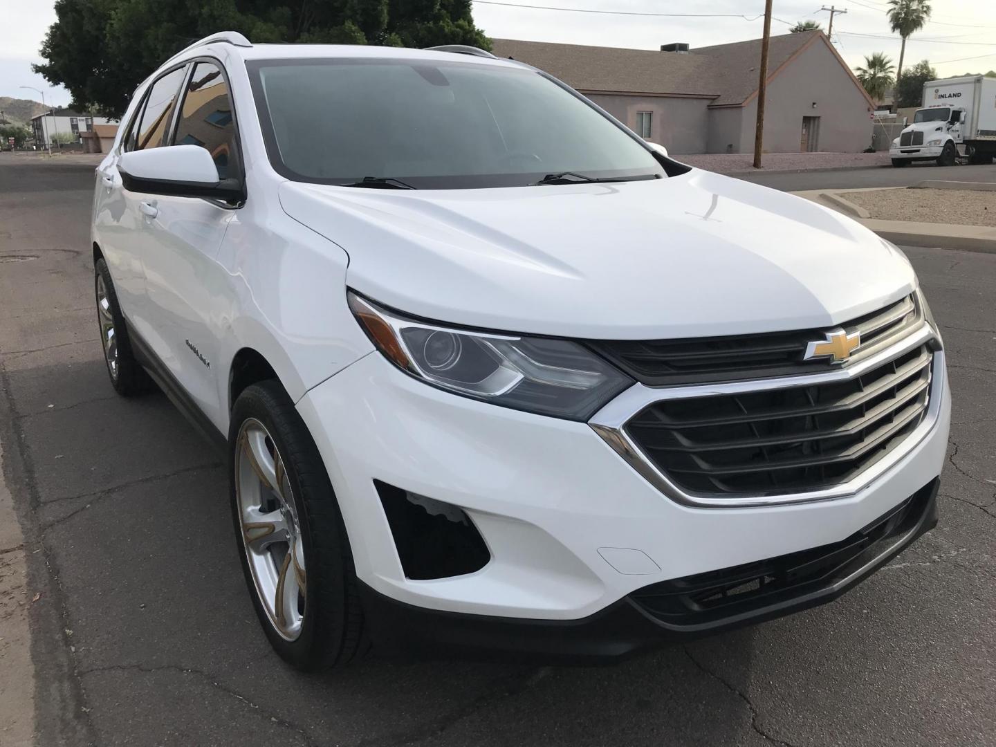 2018 WHITE /tan Chevrolet Equinox LT 2WD (3GNAXJEV8JL) with an 1.5L L4 DIR DOHC 16V TURBO engine, 6A transmission, located at 323 E Dunlap Ave., Phoenix, AZ, 85020, (602) 331-9000, 33.567677, -112.069000 - 2018 Chevrolet Equinox LT 2WD SUV ,.......SUPER ECONOMICAL .... LOW 104k original miles, Automatic, 4cyl. 1.5L ..... Ice Cold A/C, White with gray interior with cloth seats in near perfect condition, Backup Camera, Premium Sound CD, Power Options, This suv is gorgeous inside and out, Incredible gas - Photo#4