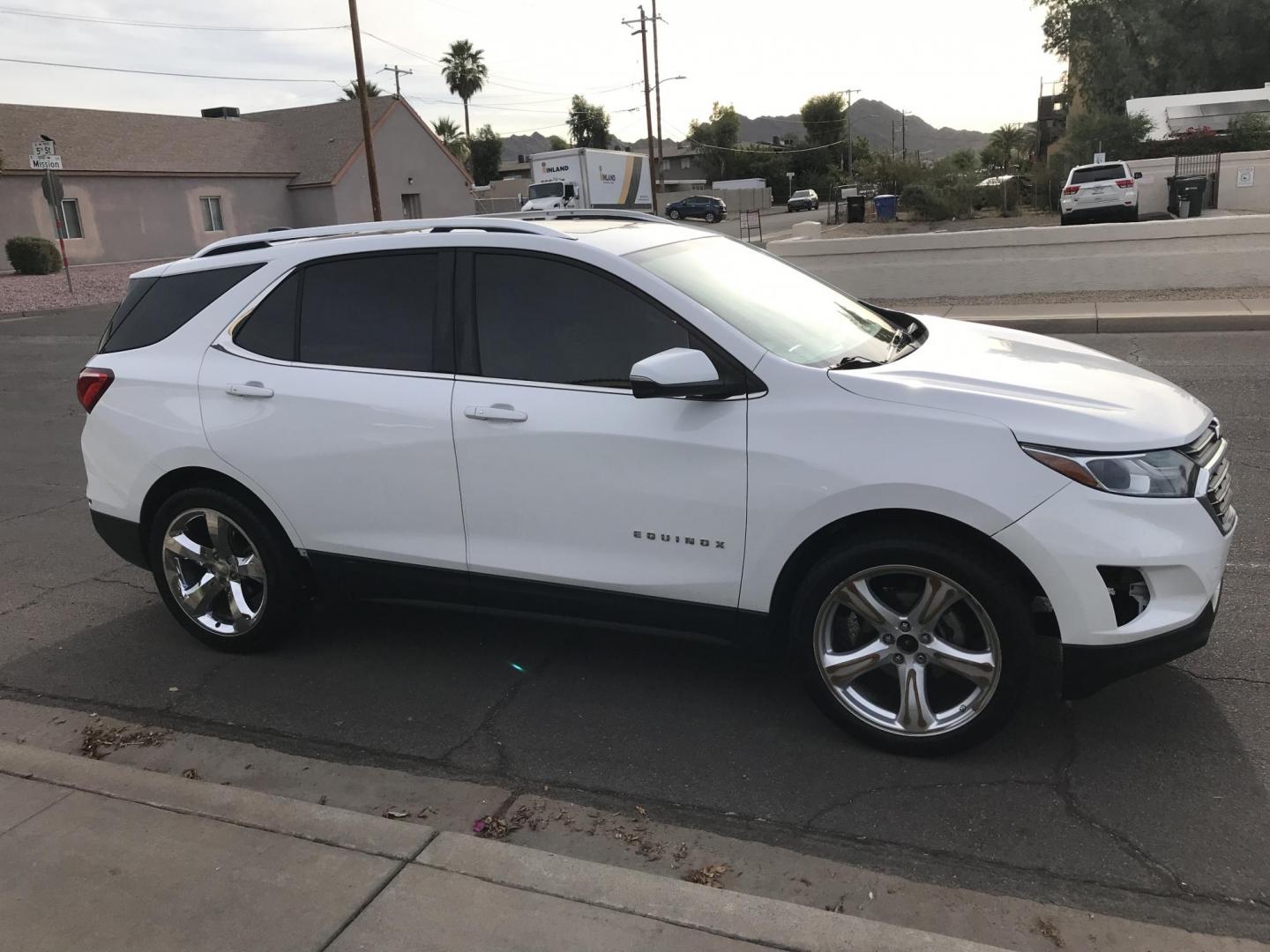 2018 WHITE /tan Chevrolet Equinox LT 2WD (3GNAXJEV8JL) with an 1.5L L4 DIR DOHC 16V TURBO engine, 6A transmission, located at 323 E Dunlap Ave., Phoenix, AZ, 85020, (602) 331-9000, 33.567677, -112.069000 - 2018 Chevrolet Equinox LT 2WD SUV ,.......SUPER ECONOMICAL .... LOW 104k original miles, Automatic, 4cyl. 1.5L ..... Ice Cold A/C, White with gray interior with cloth seats in near perfect condition, Backup Camera, Premium Sound CD, Power Options, This suv is gorgeous inside and out, Incredible gas - Photo#6
