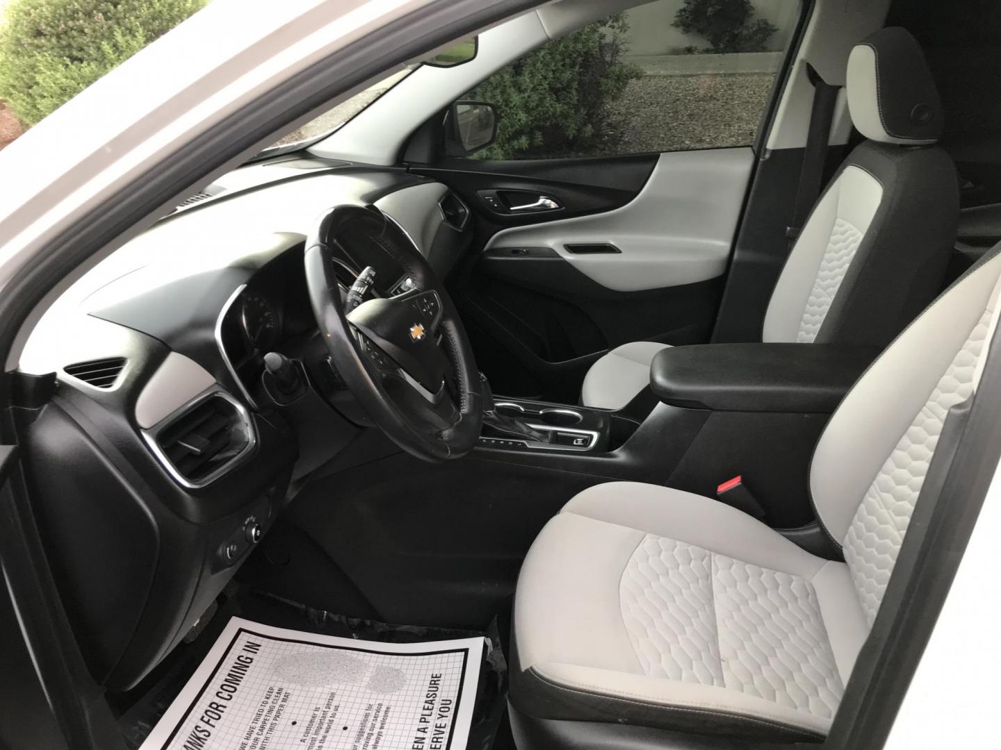 2018 WHITE /tan Chevrolet Equinox LT 2WD (3GNAXJEV8JL) with an 1.5L L4 DIR DOHC 16V TURBO engine, 6A transmission, located at 323 E Dunlap Ave., Phoenix, AZ, 85020, (602) 331-9000, 33.567677, -112.069000 - 2018 Chevrolet Equinox LT 2WD SUV ,.......SUPER ECONOMICAL .... LOW 104k original miles, Automatic, 4cyl. 1.5L ..... Ice Cold A/C, White with gray interior with cloth seats in near perfect condition, Backup Camera, Premium Sound CD, Power Options, This suv is gorgeous inside and out, Incredible gas - Photo#13