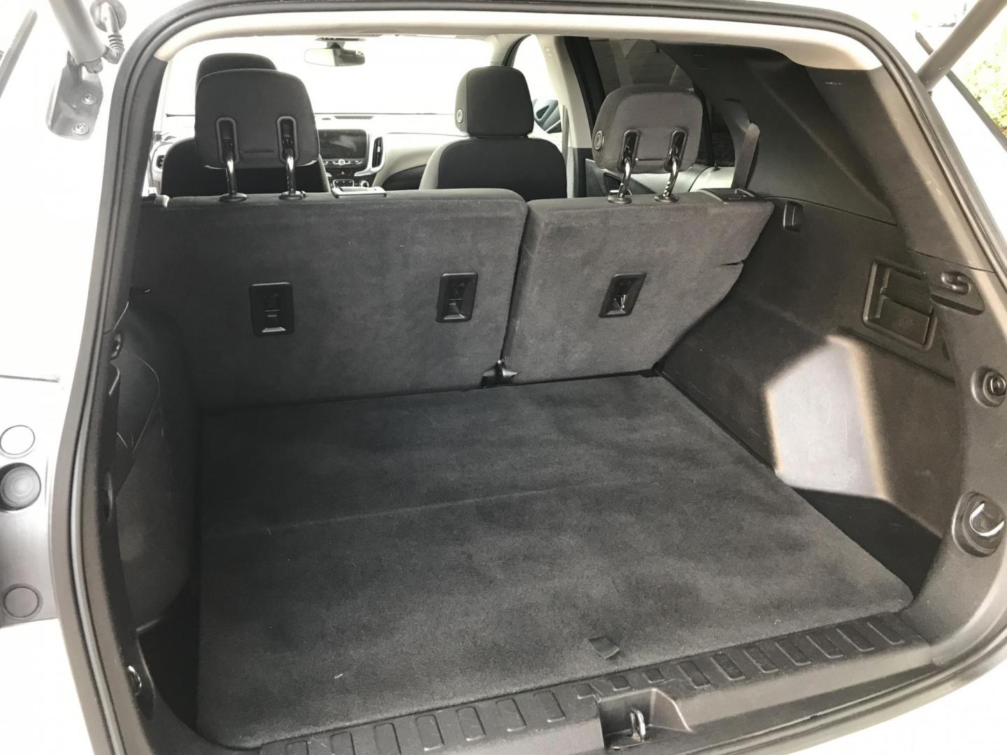 2018 WHITE /tan Chevrolet Equinox LT 2WD (3GNAXJEV8JL) with an 1.5L L4 DIR DOHC 16V TURBO engine, 6A transmission, located at 323 E Dunlap Ave., Phoenix, AZ, 85020, (602) 331-9000, 33.567677, -112.069000 - 2018 Chevrolet Equinox LT 2WD SUV ,.......SUPER ECONOMICAL .... LOW 104k original miles, Automatic, 4cyl. 1.5L ..... Ice Cold A/C, White with gray interior with cloth seats in near perfect condition, Backup Camera, Premium Sound CD, Power Options, This suv is gorgeous inside and out, Incredible gas - Photo#17