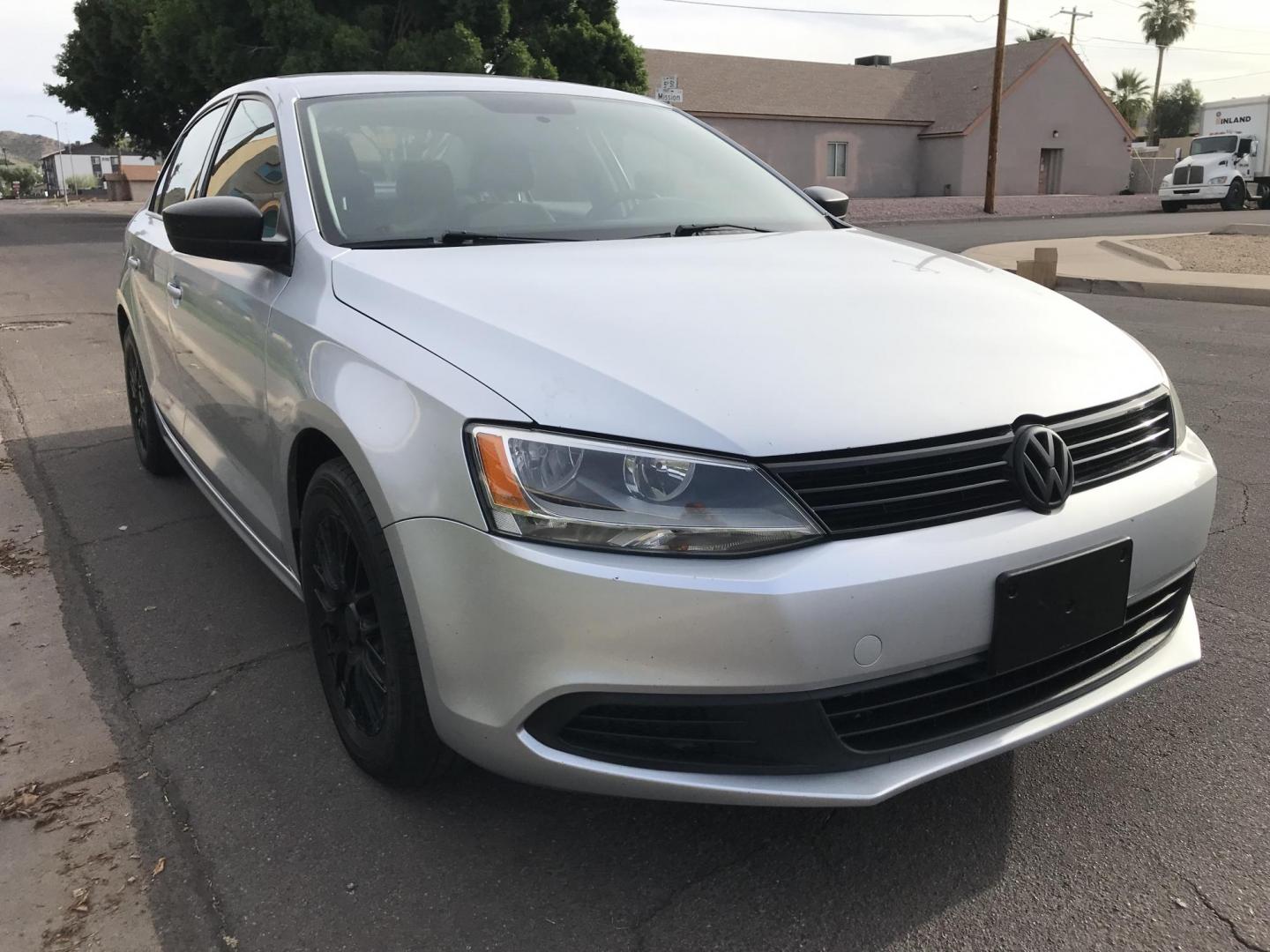 2014 silver /gray Volkswagen Jetta S (3VW2K7AJ1EM) with an 2.0L L4 DOHC 20V engine, located at 323 E Dunlap Ave., Phoenix, AZ, 85020, (602) 331-9000, 33.567677, -112.069000 - 2014 Volkswagen Jetta S,......A Must See!!..... Automatic,, 2.0L, Ice cold AC. Power Options, Premium Sound CD, Incredible gas mileage! Clean Arizona title , Runs and Drives Excellent. passed emissions. Call or text Dave 602-331-9000 thanks for looking, talk to you soon.....Price excludes, Tax, Ti - Photo#4