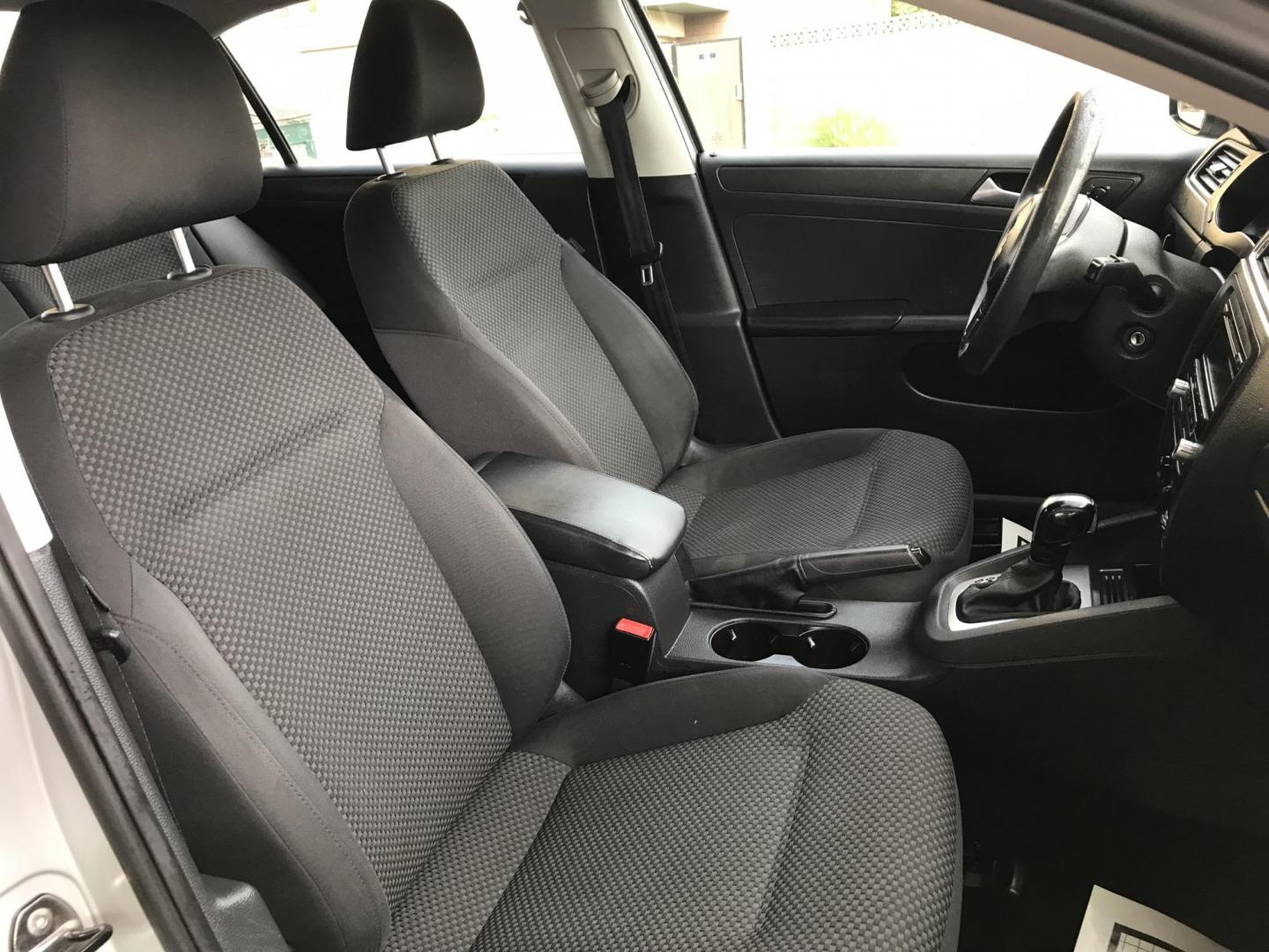 2014 silver /gray Volkswagen Jetta S (3VW2K7AJ1EM) with an 2.0L L4 DOHC 20V engine, located at 323 E Dunlap Ave., Phoenix, AZ, 85020, (602) 331-9000, 33.567677, -112.069000 - 2014 Volkswagen Jetta S,......A Must See!!..... Automatic,, 2.0L, Ice cold AC. Power Options, Premium Sound CD, Incredible gas mileage! Clean Arizona title , Runs and Drives Excellent. passed emissions. Call or text Dave 602-331-9000 thanks for looking, talk to you soon.....Price excludes, Tax, Ti - Photo#8