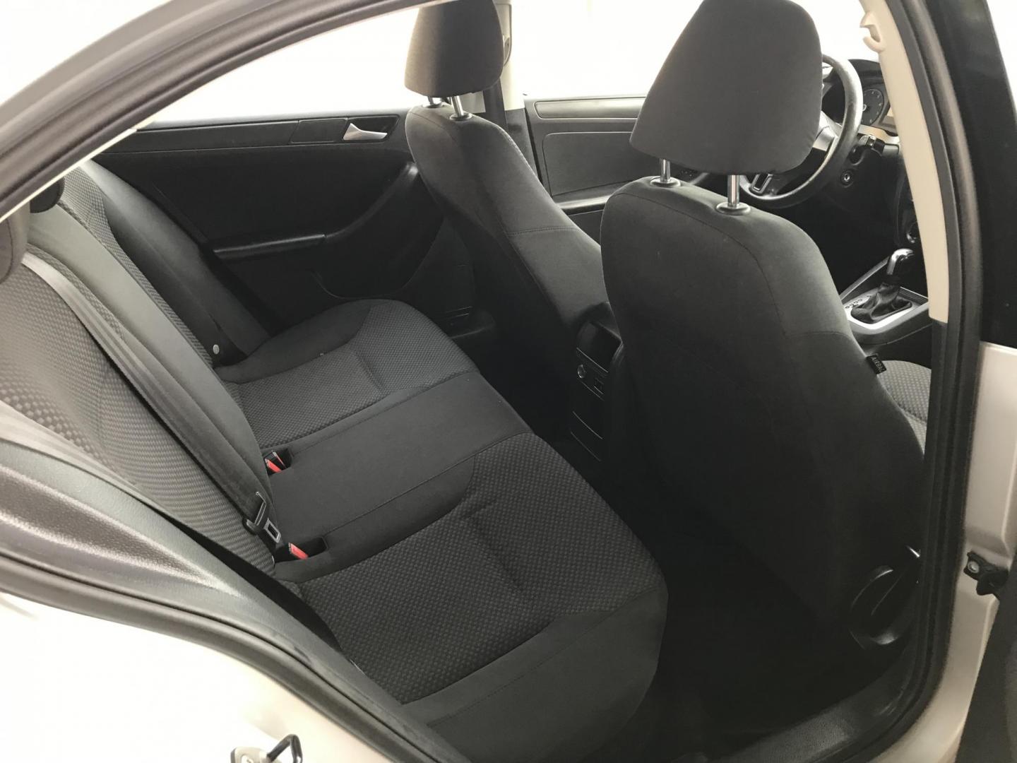 2014 silver /gray Volkswagen Jetta S (3VW2K7AJ1EM) with an 2.0L L4 DOHC 20V engine, located at 323 E Dunlap Ave., Phoenix, AZ, 85020, (602) 331-9000, 33.567677, -112.069000 - 2014 Volkswagen Jetta S,......A Must See!!..... Automatic,, 2.0L, Ice cold AC. Power Options, Premium Sound CD, Incredible gas mileage! Clean Arizona title , Runs and Drives Excellent. passed emissions. Call or text Dave 602-331-9000 thanks for looking, talk to you soon.....Price excludes, Tax, Ti - Photo#9