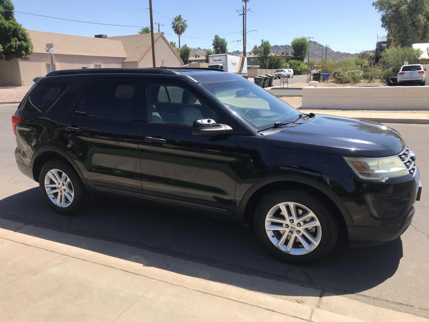 2016 BLACK /tan Ford Explorer Base FWD (1FM5K7B85GG) with an 3.5L V6 DOHC 24V engine, 6A transmission, located at 323 E Dunlap Ave., Phoenix, AZ, 85020, (602) 331-9000, 33.567677, -112.069000 - 2016 Ford Explorer,.......with 3RD ROW SEATING, with 154K MILES!!.... Ice Cold A/C, Black and beige seats , Power Options, Backup camera, Runs and Drives Excellent.....great family SUV, passed emissions..... Call or text Dave 602-331-9000 thanks for looking, talk to you soon......Price excludes, - Photo#5