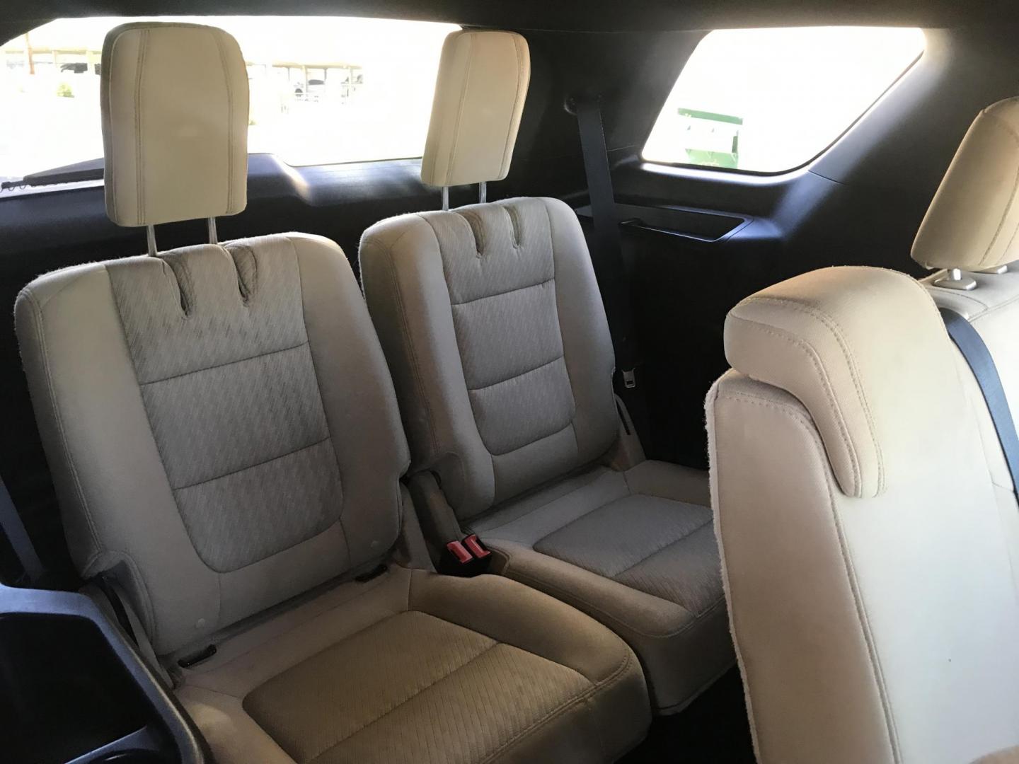 2016 BLACK /tan Ford Explorer Base FWD (1FM5K7B85GG) with an 3.5L V6 DOHC 24V engine, 6A transmission, located at 323 E Dunlap Ave., Phoenix, AZ, 85020, (602) 331-9000, 33.567677, -112.069000 - 2016 Ford Explorer,.......with 3RD ROW SEATING, with 154K MILES!!.... Ice Cold A/C, Black and beige seats , Power Options, Backup camera, Runs and Drives Excellent.....great family SUV, passed emissions..... Call or text Dave 602-331-9000 thanks for looking, talk to you soon......Price excludes, - Photo#9