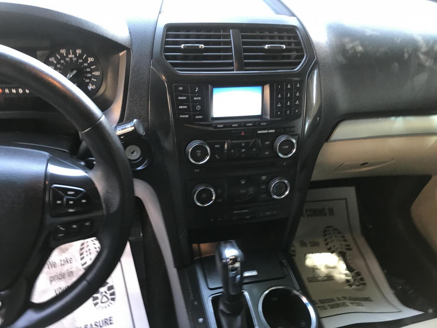 2016 BLACK /tan Ford Explorer Base FWD (1FM5K7B85GG) with an 3.5L V6 DOHC 24V engine, 6A transmission, located at 323 E Dunlap Ave., Phoenix, AZ, 85020, (602) 331-9000, 33.567677, -112.069000 - 2016 Ford Explorer,.......with 3RD ROW SEATING, with 154K MILES!!.... Ice Cold A/C, Black and beige seats , Power Options, Backup camera, Runs and Drives Excellent.....great family SUV, passed emissions..... Call or text Dave 602-331-9000 thanks for looking, talk to you soon......Price excludes, - Photo#14