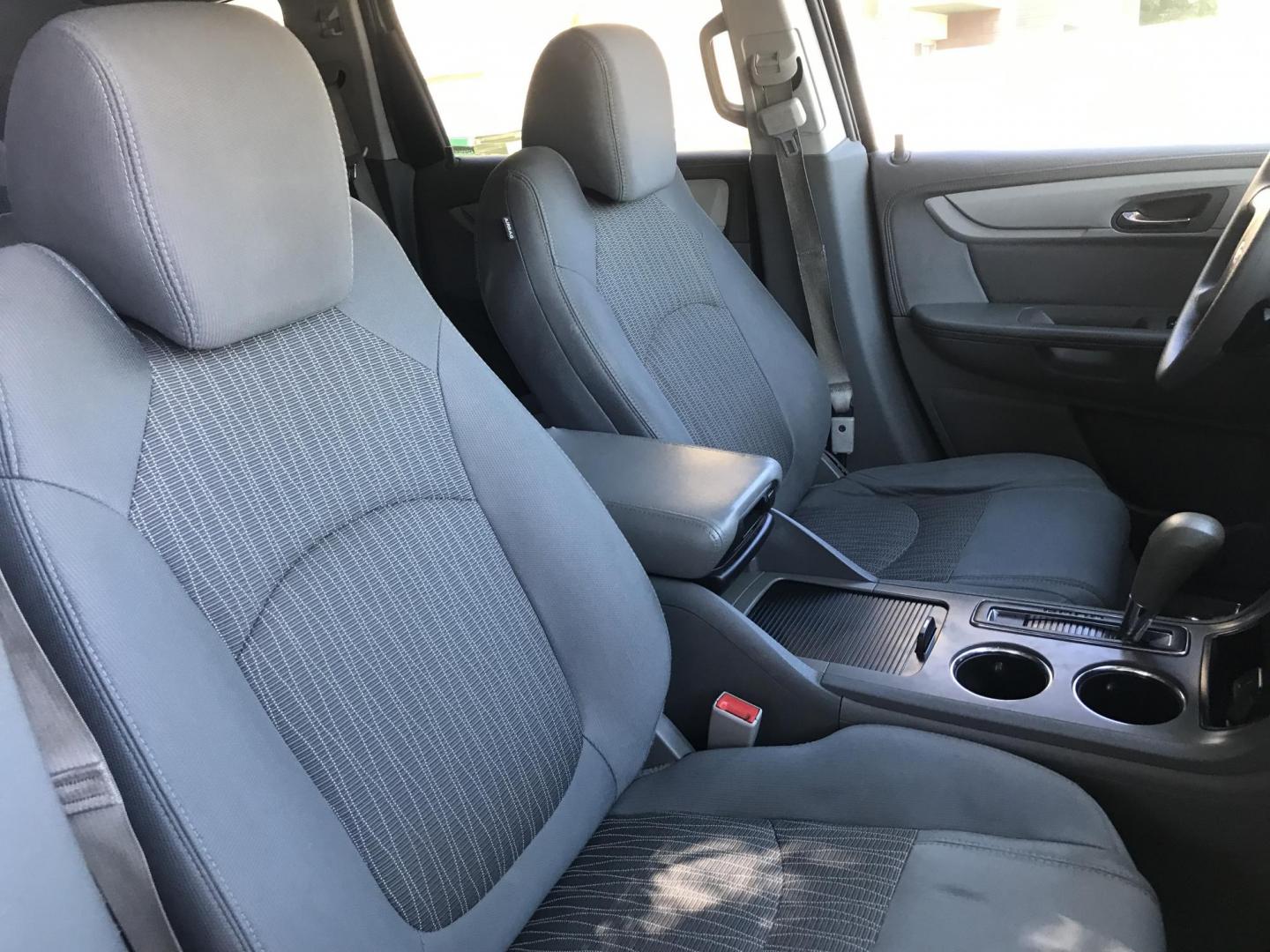 2016 silver /gray Chevrolet Traverse LS FWD (1GNKRFKD9GJ) with an 3.6L V6 DOHC 24V engine, 6A transmission, located at 323 E Dunlap Ave., Phoenix, AZ, 85020, (602) 331-9000, 33.567677, -112.069000 - 2016 Chevy Traverse SUV,.......with 3RD ROW SEATING, with LOW 113K MILES!!.... Ice Cold A/C, Silver and gray seats , Power Options, Backuup camera, Runs and Drives Excellent.....great family SUV, passed emissions..... Call or text Dave 602-331-9000 thanks for looking, talk to you soon......Price - Photo#8