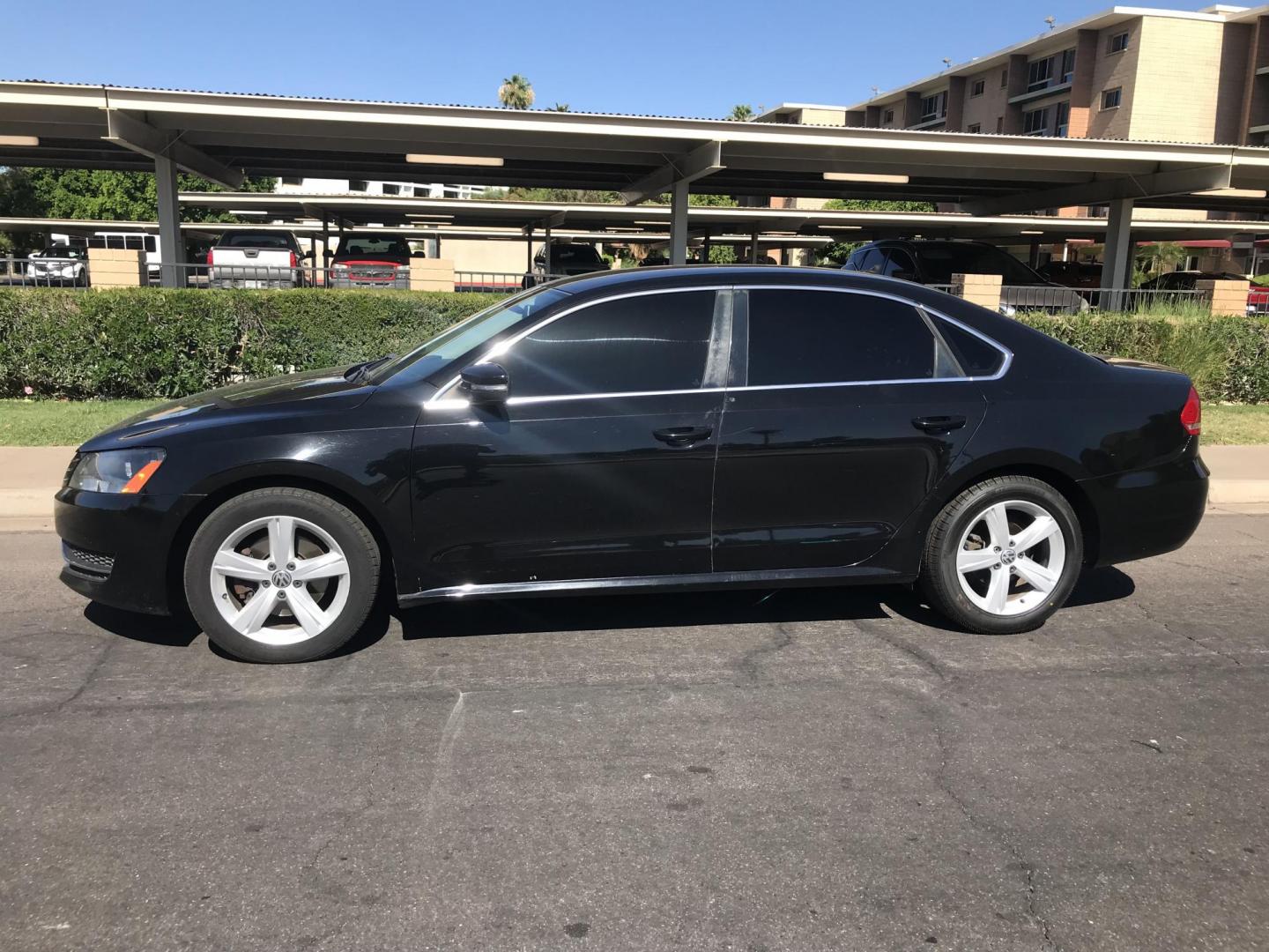 2013 BLACK /black Volkswagen Passat 2.5L SE AT (1VWBP7A32DC) with an 2.5L L5 engine, 6-Speed Automatic transmission, located at 323 E Dunlap Ave., Phoenix, AZ, 85020, (602) 331-9000, 33.567677, -112.069000 - 2013 Volkswagen Passat 2.5L , LOW 118k miles, Power everything, Cold ac, Clean leather seats in near perfect condition, Premium Sound CD, clean title, Runs and Drives Excellent. Very clean inside and out, Any questions Call or text Dave 602-331-9000....... thanks for looking, talk to you soon..... - Photo#2
